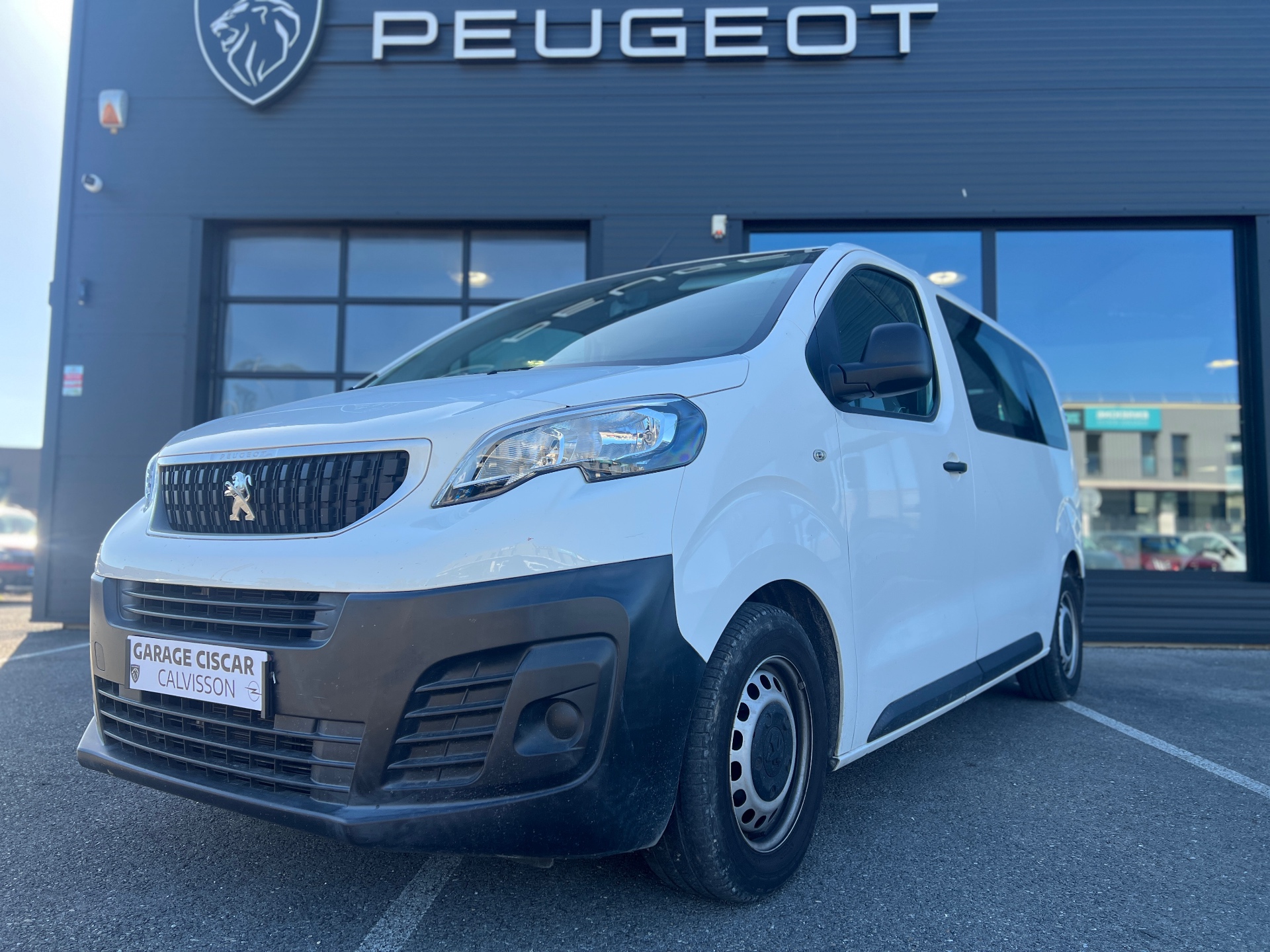PEUGEOT TRAVELLER 2021 — photo 1