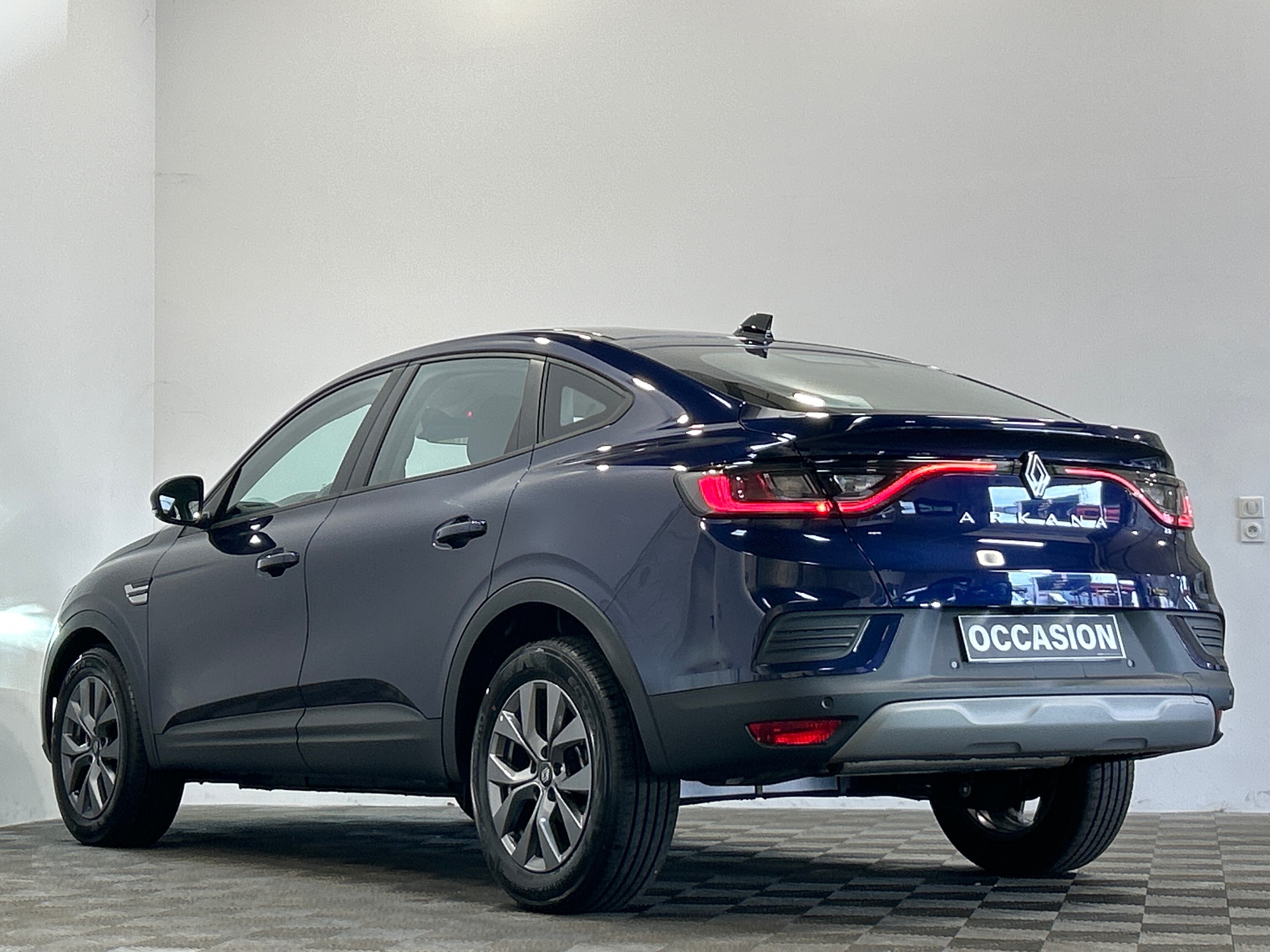 Photo 4 du véhicule RENAULT ARKANA