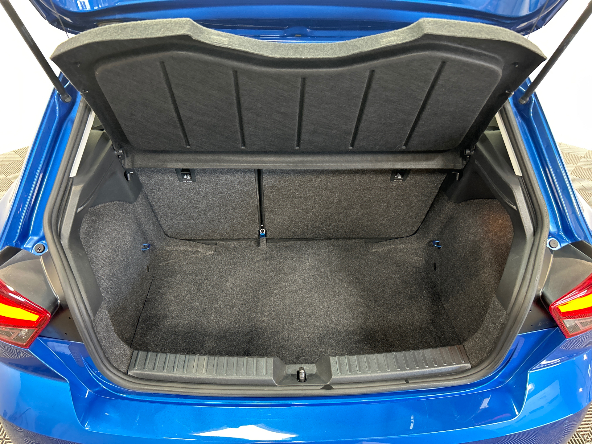 Photo 35 du véhicule SEAT IBIZA