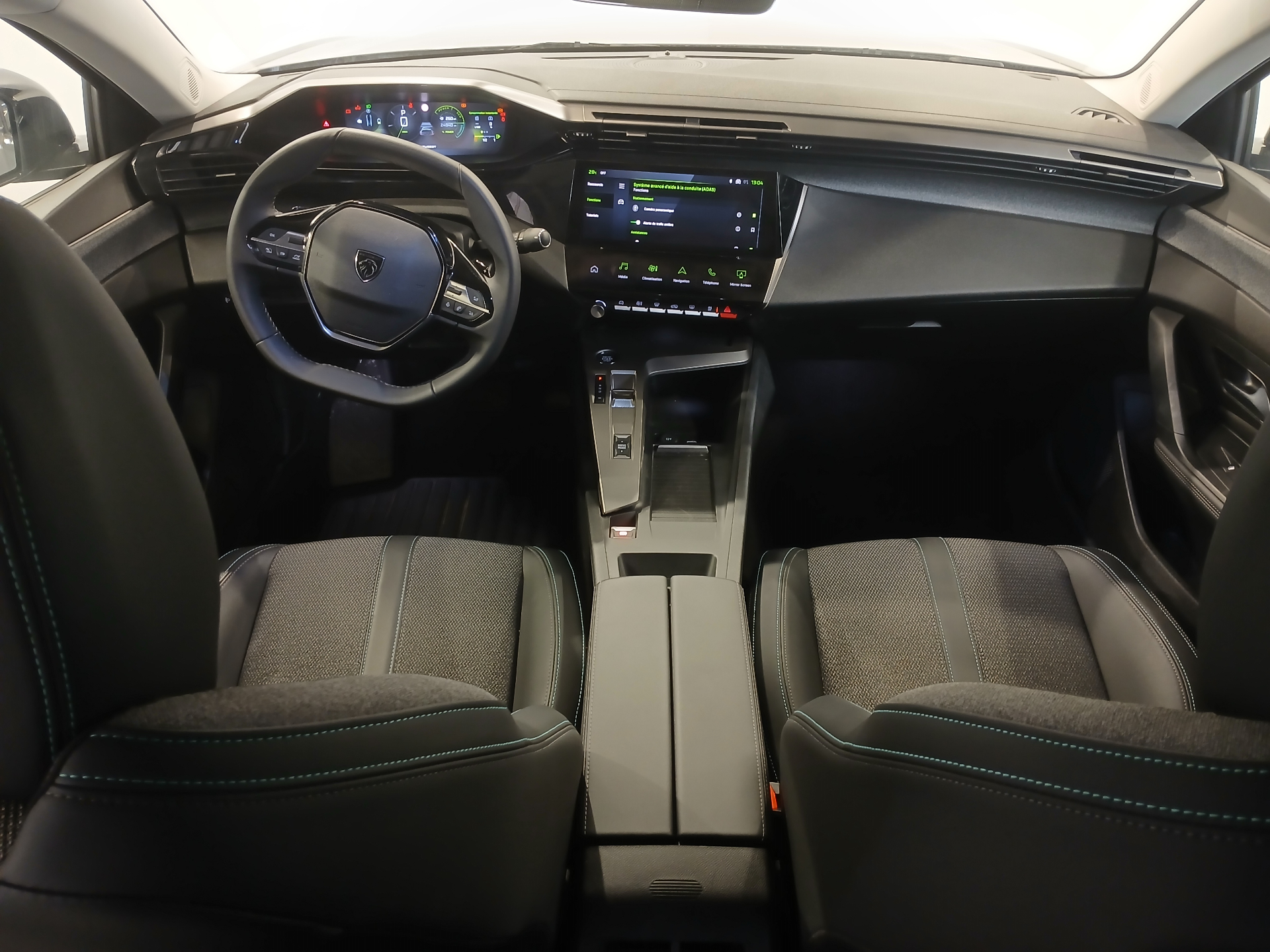 Photo 27 du véhicule PEUGEOT 408