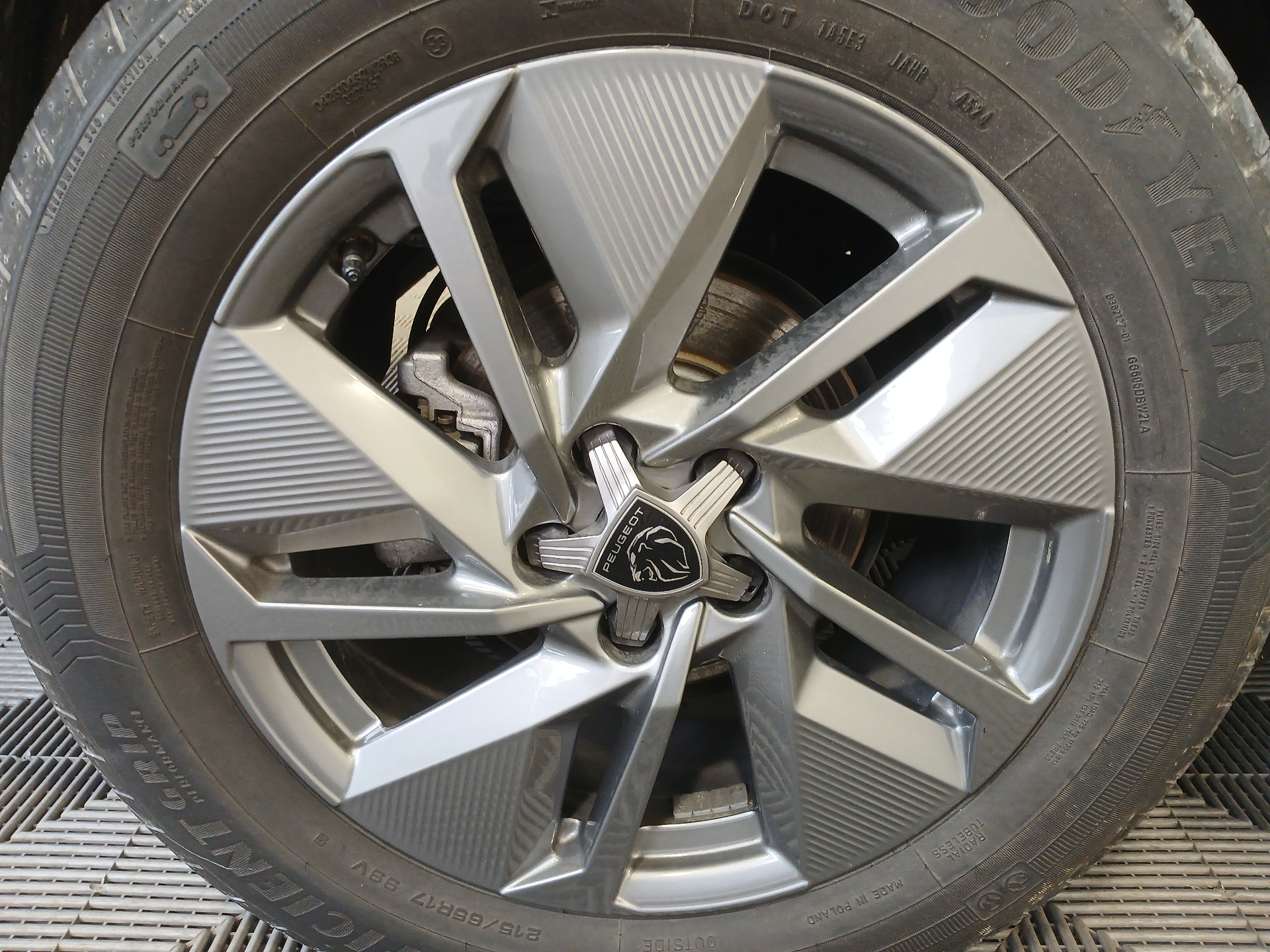 Photo 5 du véhicule PEUGEOT 408