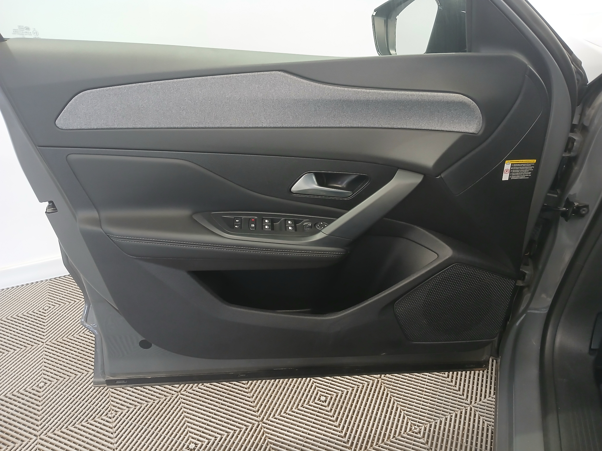 Photo 9 du véhicule PEUGEOT 408