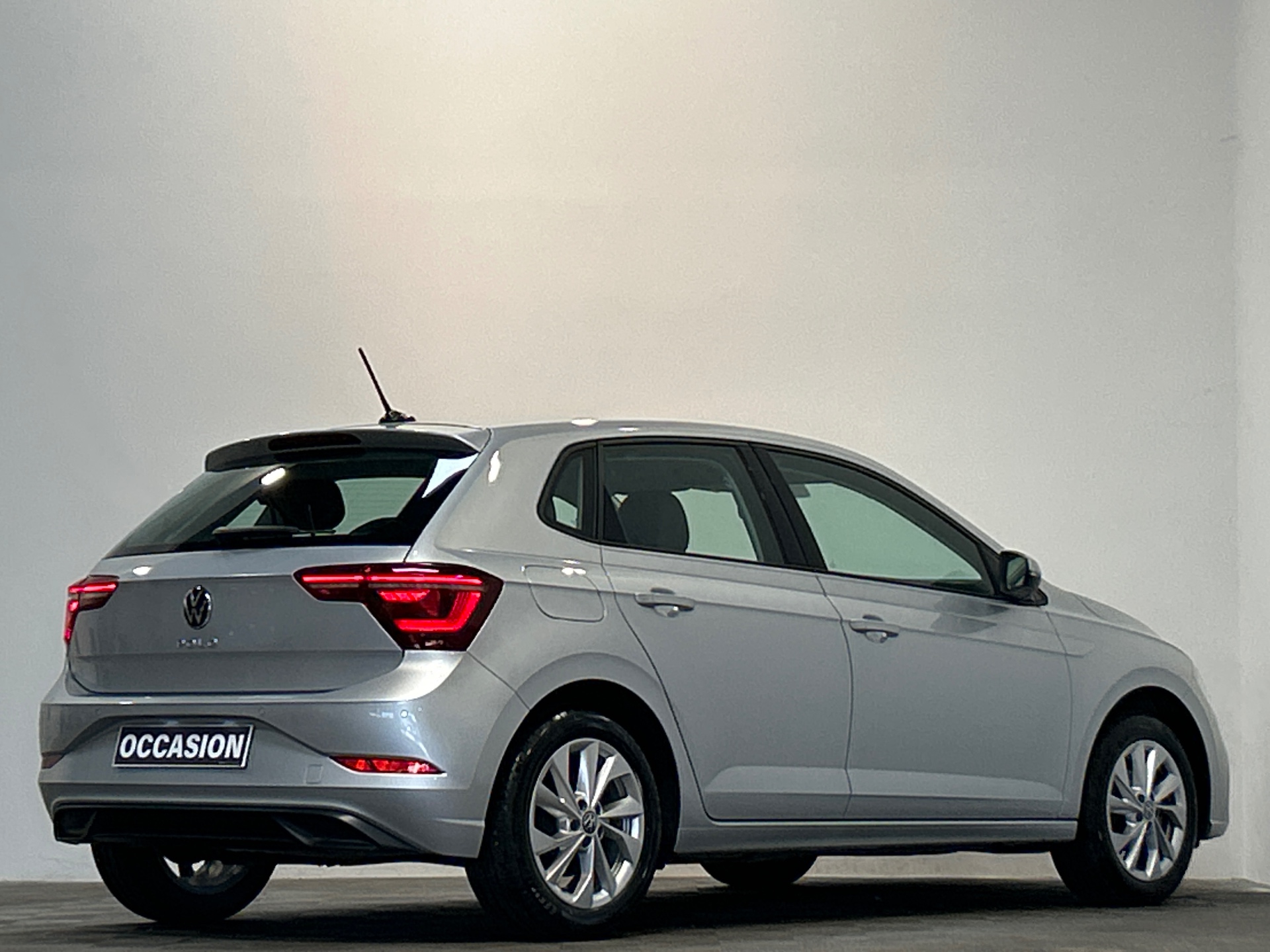 Photo 3 du véhicule VOLKSWAGEN POLO