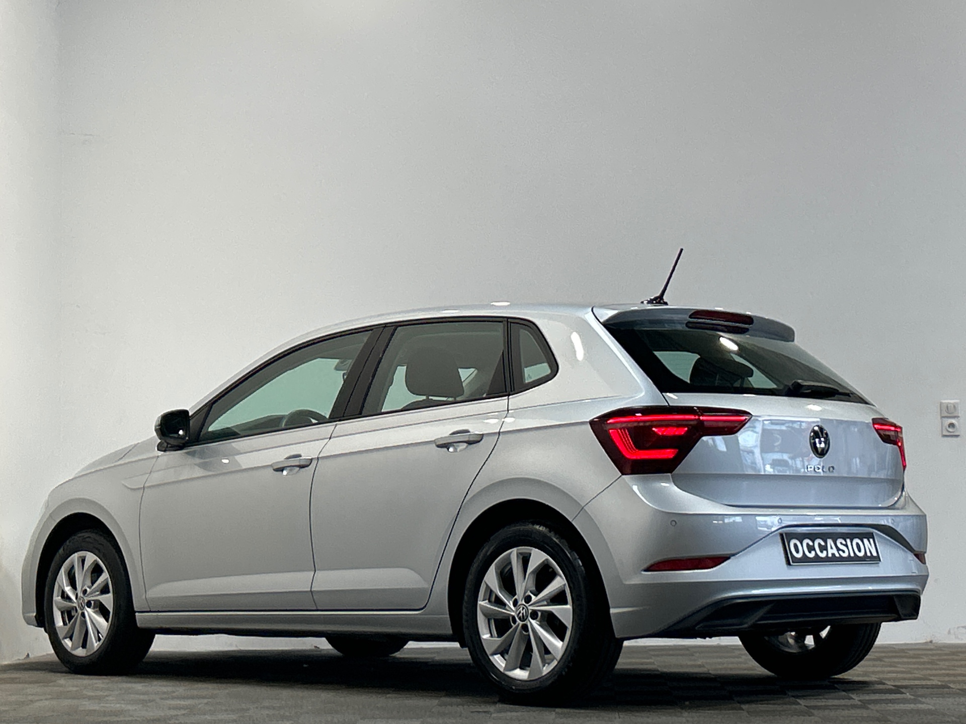 Photo 4 du véhicule VOLKSWAGEN POLO