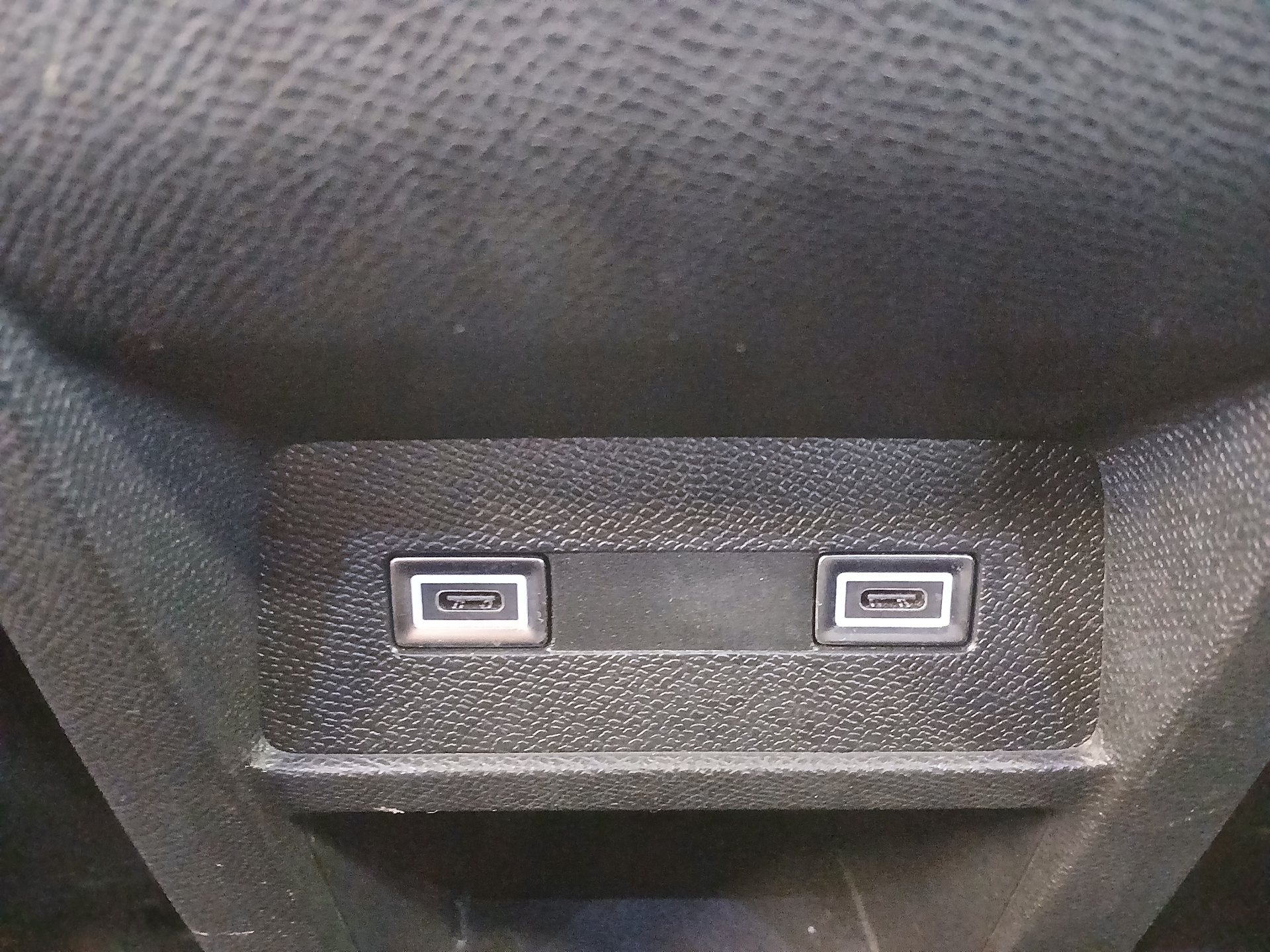 Photo 26 du véhicule PEUGEOT 408