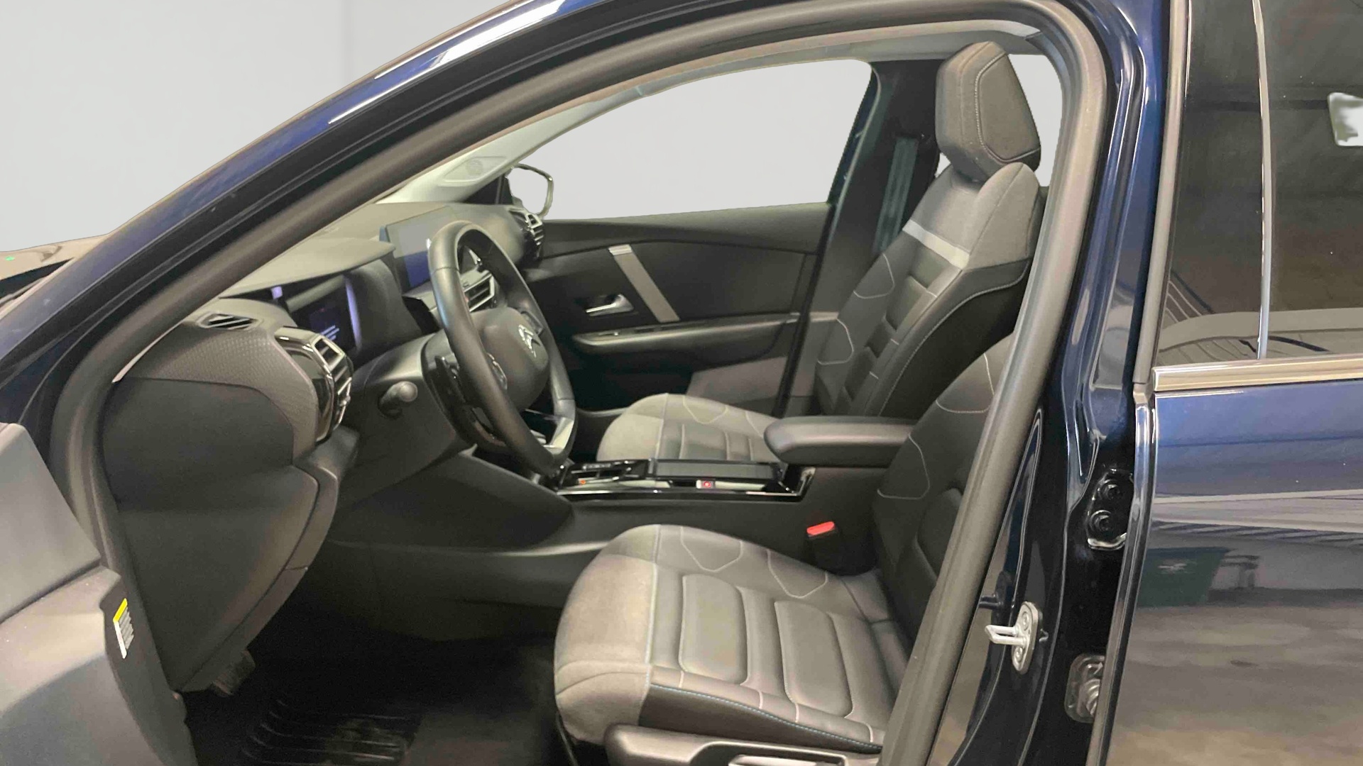 Photo 9 du véhicule CITROEN C4