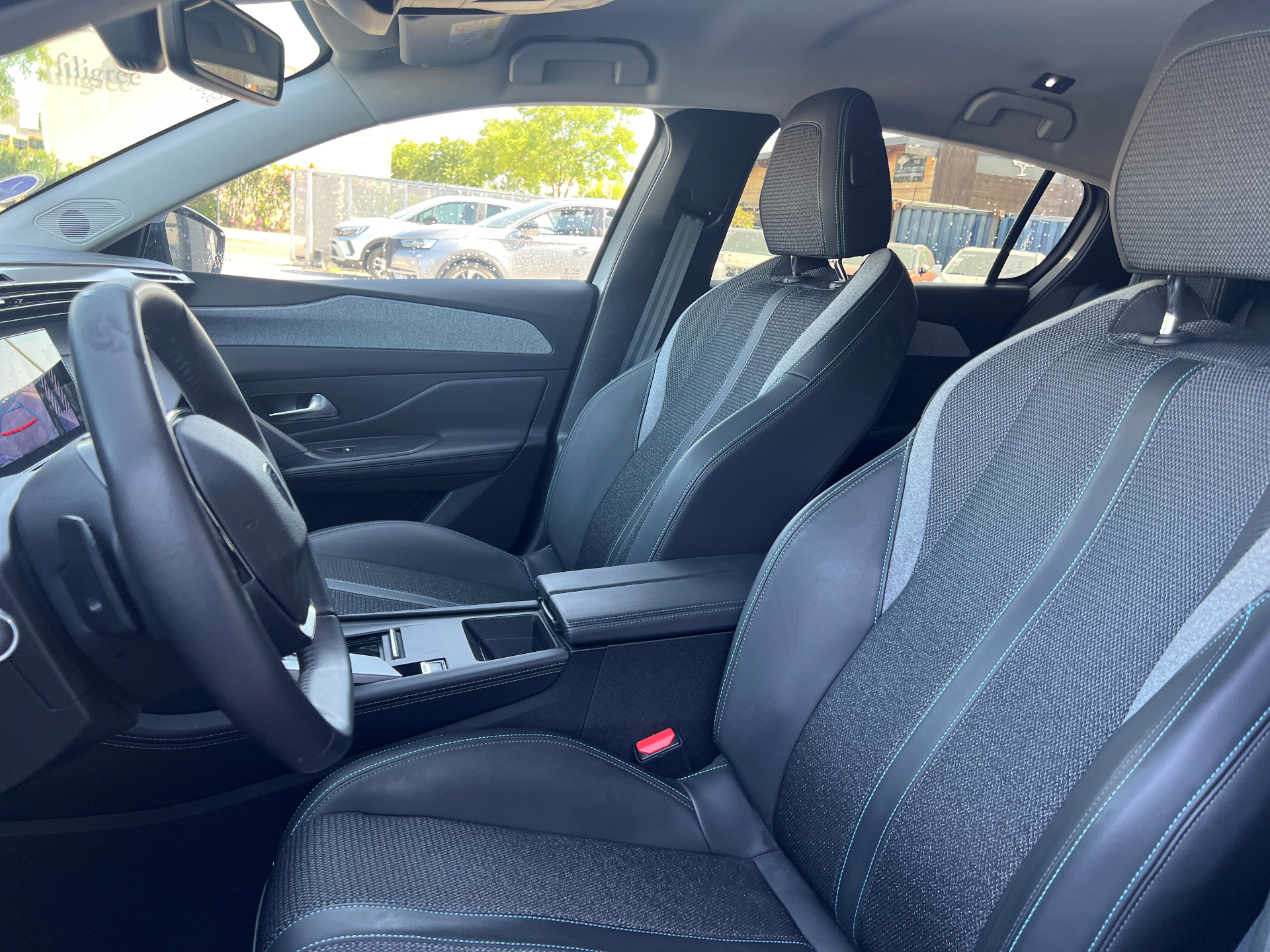 PEUGEOT 308 2023 — photo 13