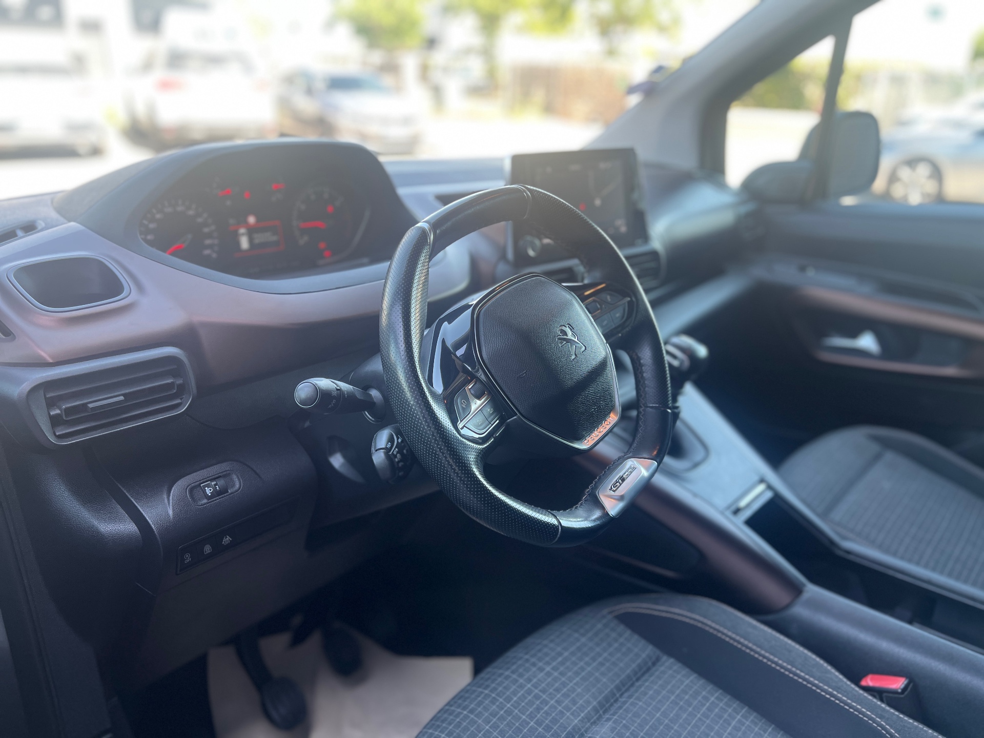 PEUGEOT RIFTER 2019 — photo 4