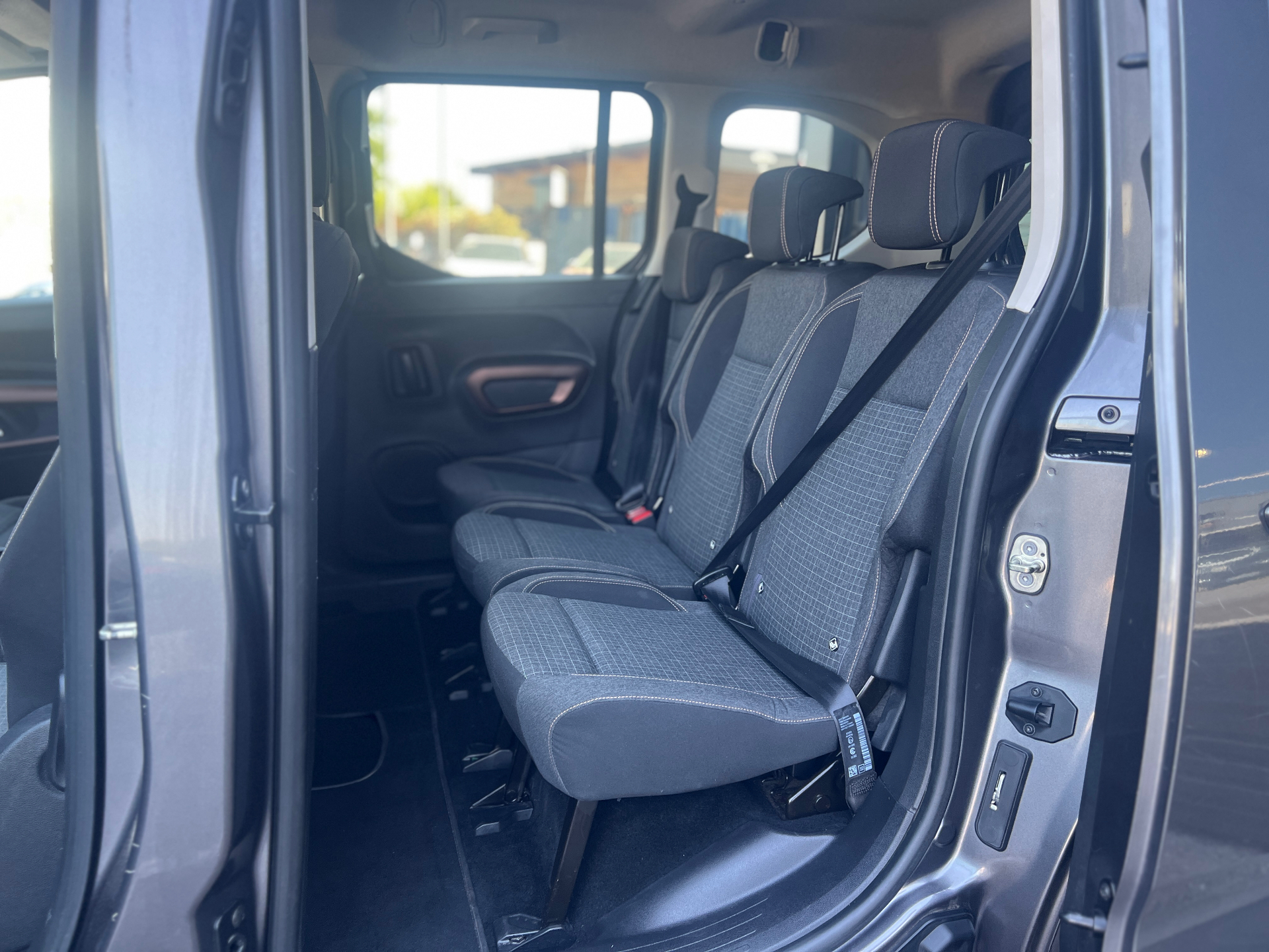 PEUGEOT RIFTER 2019 — photo 7