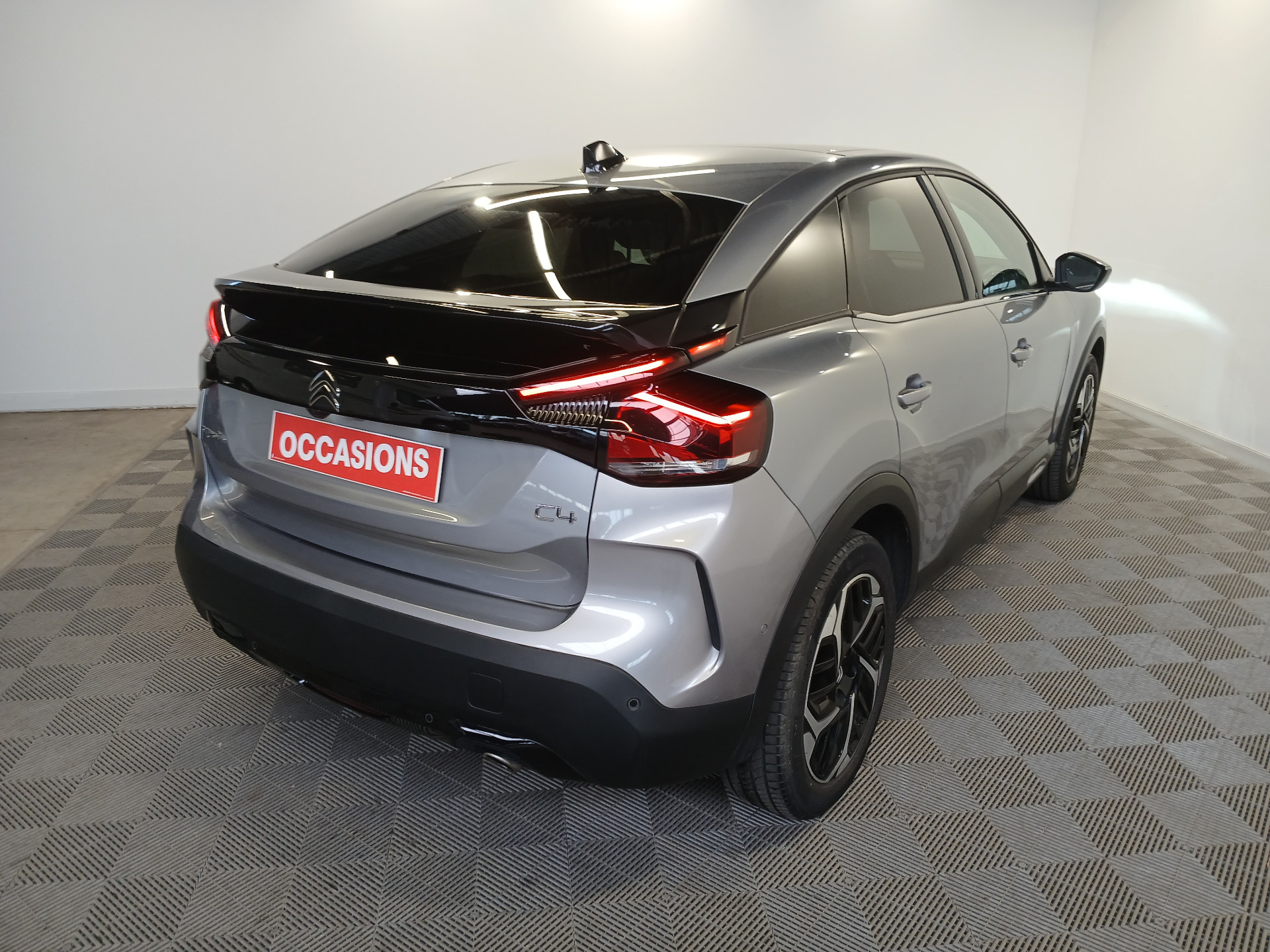 Photo 2 du véhicule CITROEN C4