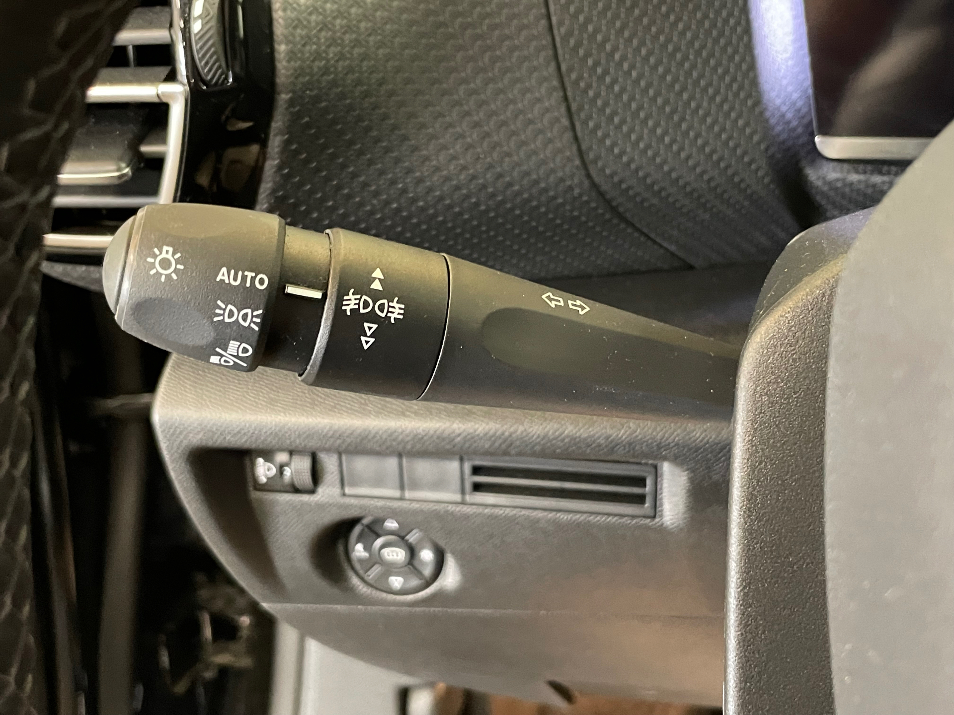 Photo 19 du véhicule CITROEN C4