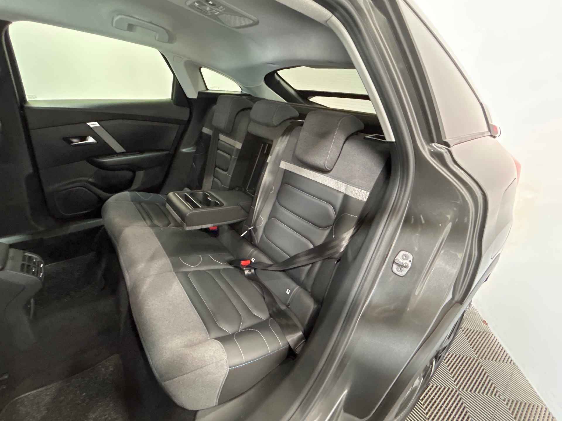 Photo 10 du véhicule CITROEN C4
