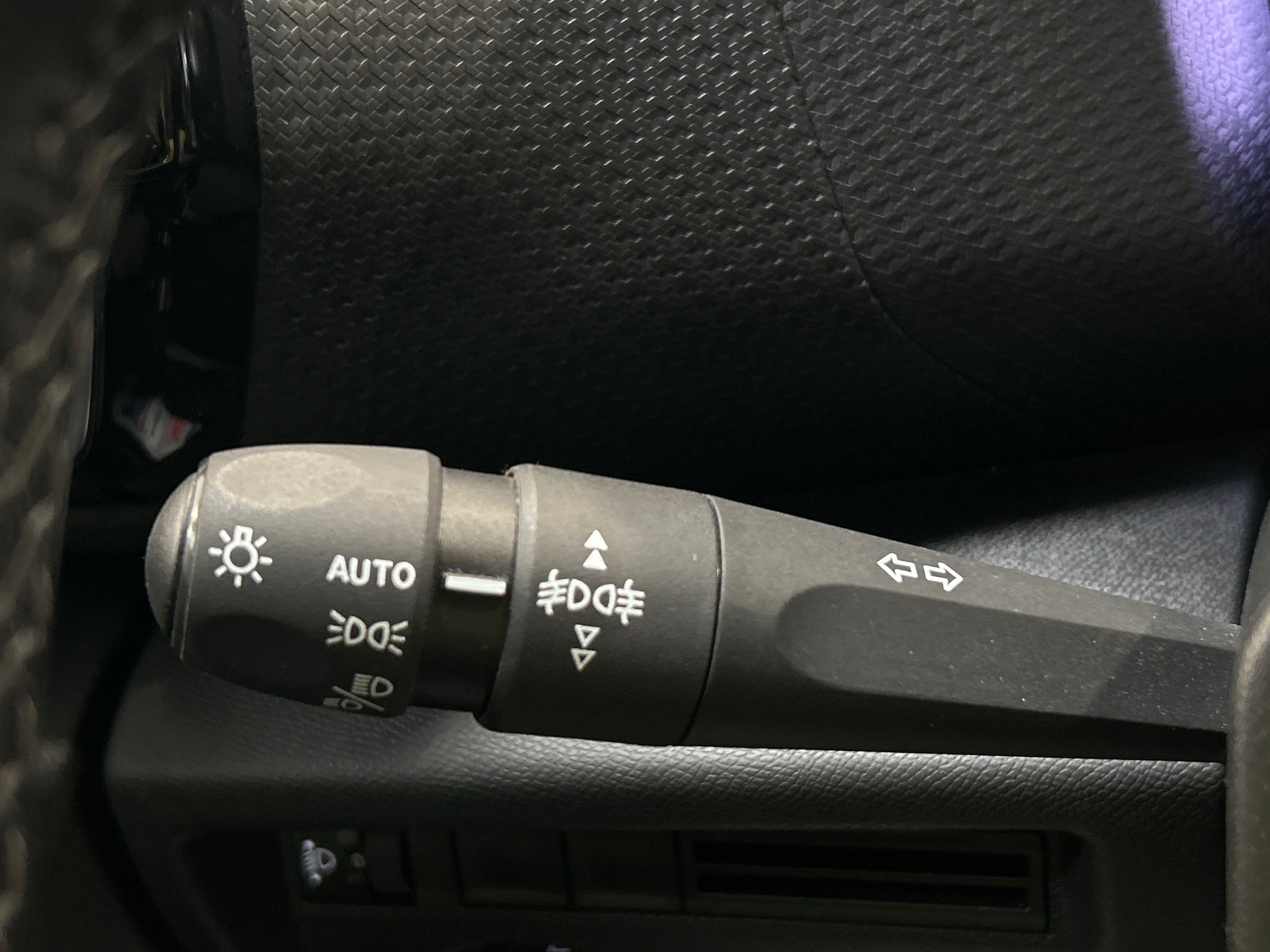 Photo 27 du véhicule CITROEN C4