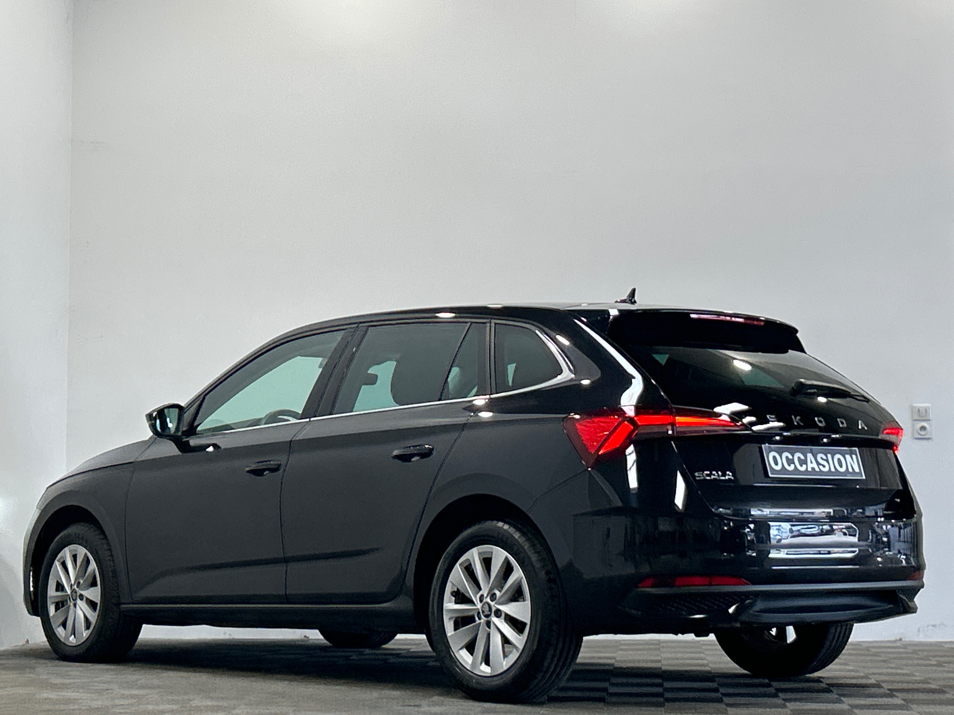 Photo 4 du véhicule SKODA SCALA