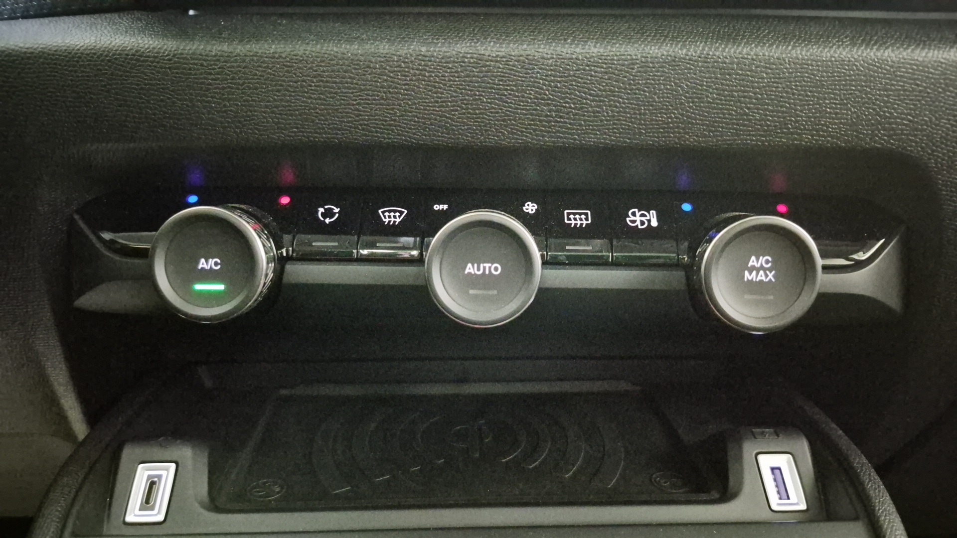Photo 19 du véhicule CITROEN C4