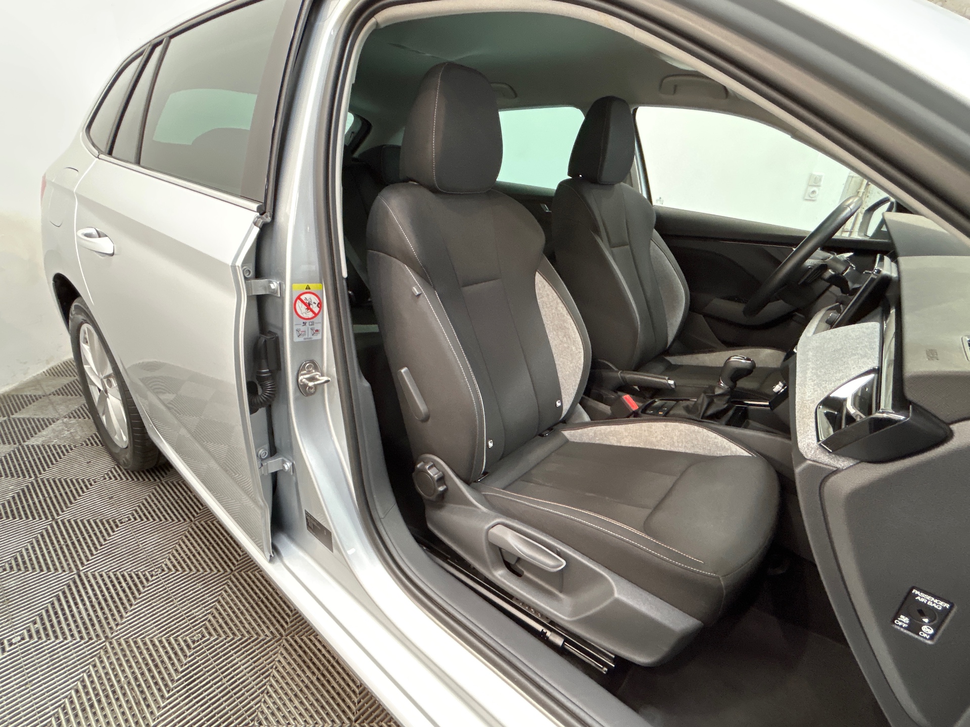 Photo 34 du véhicule SKODA SCALA