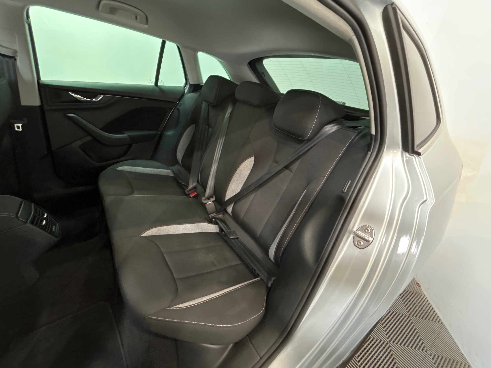 Photo 10 du véhicule SKODA SCALA