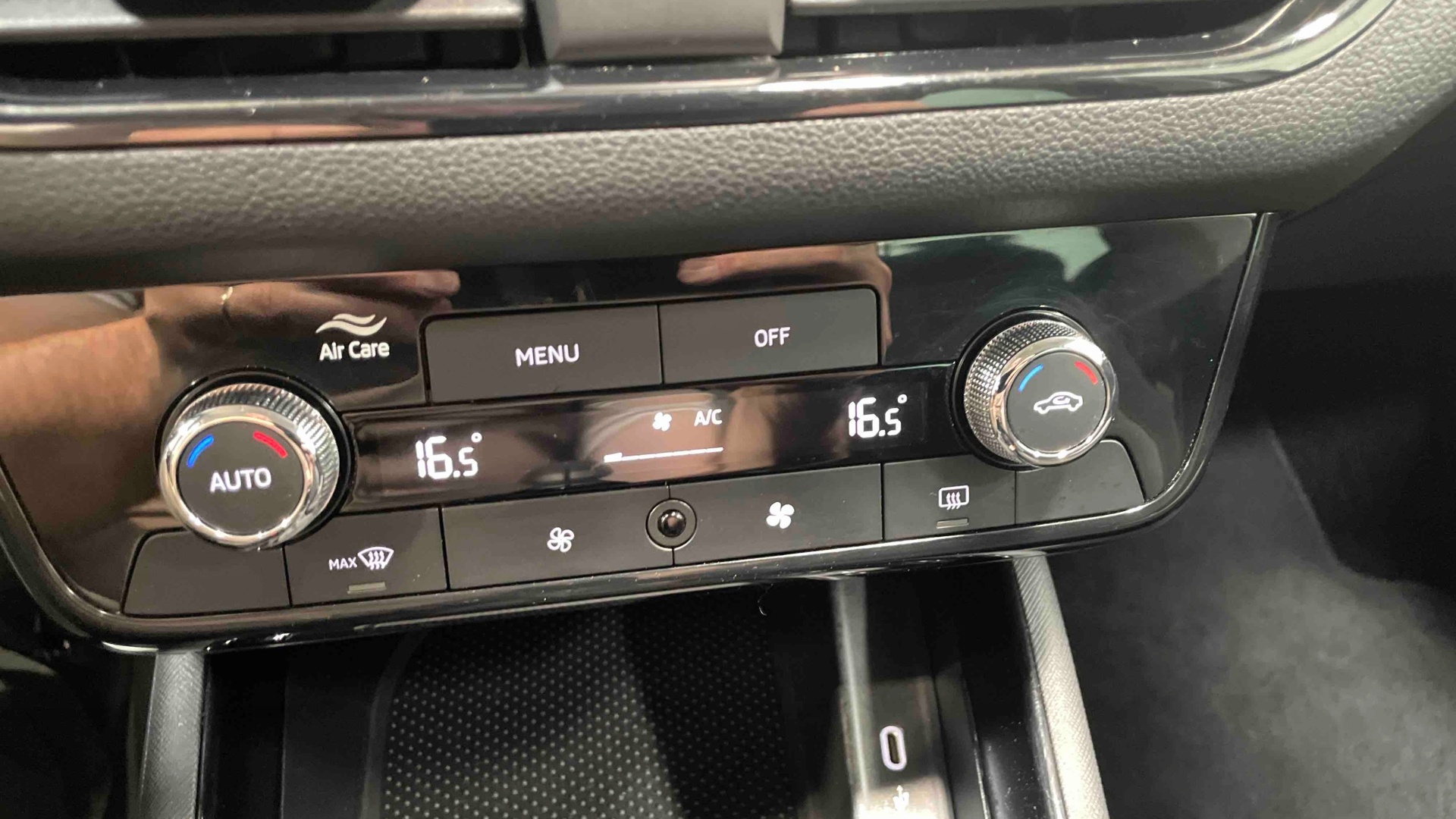 Photo 19 du véhicule SKODA SCALA