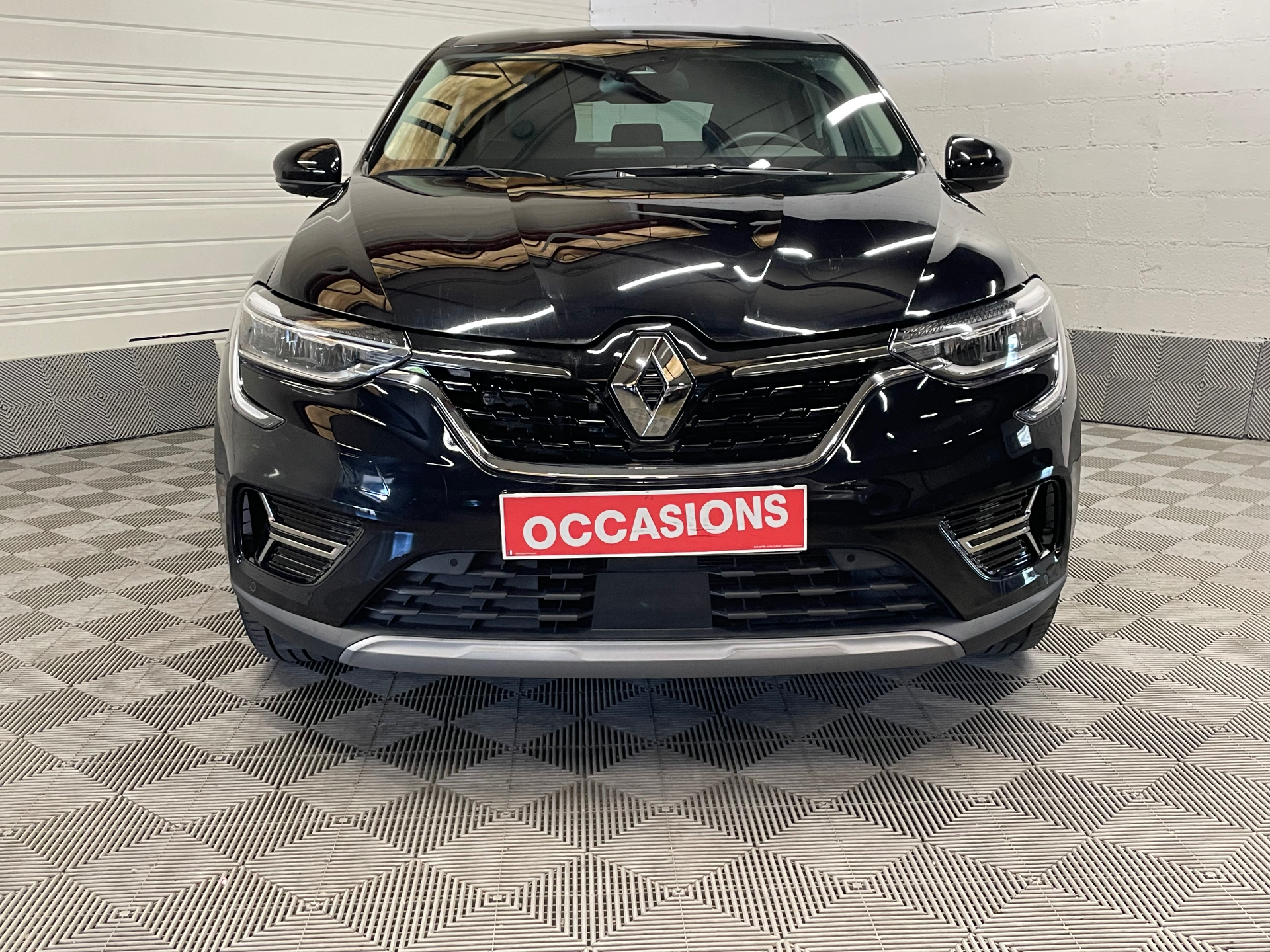 Photo 2 du véhicule RENAULT ARKANA