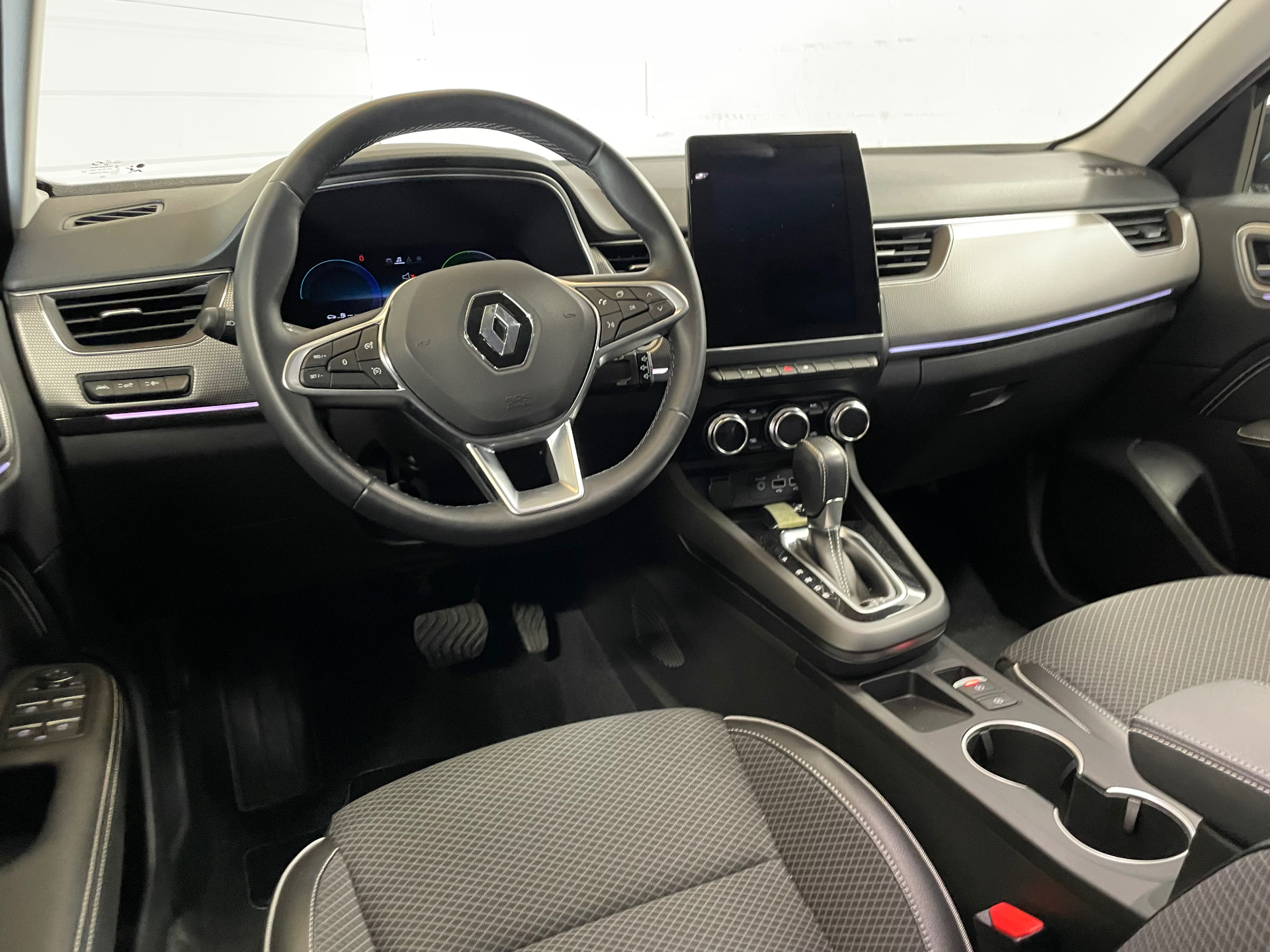 Photo 13 du véhicule RENAULT ARKANA