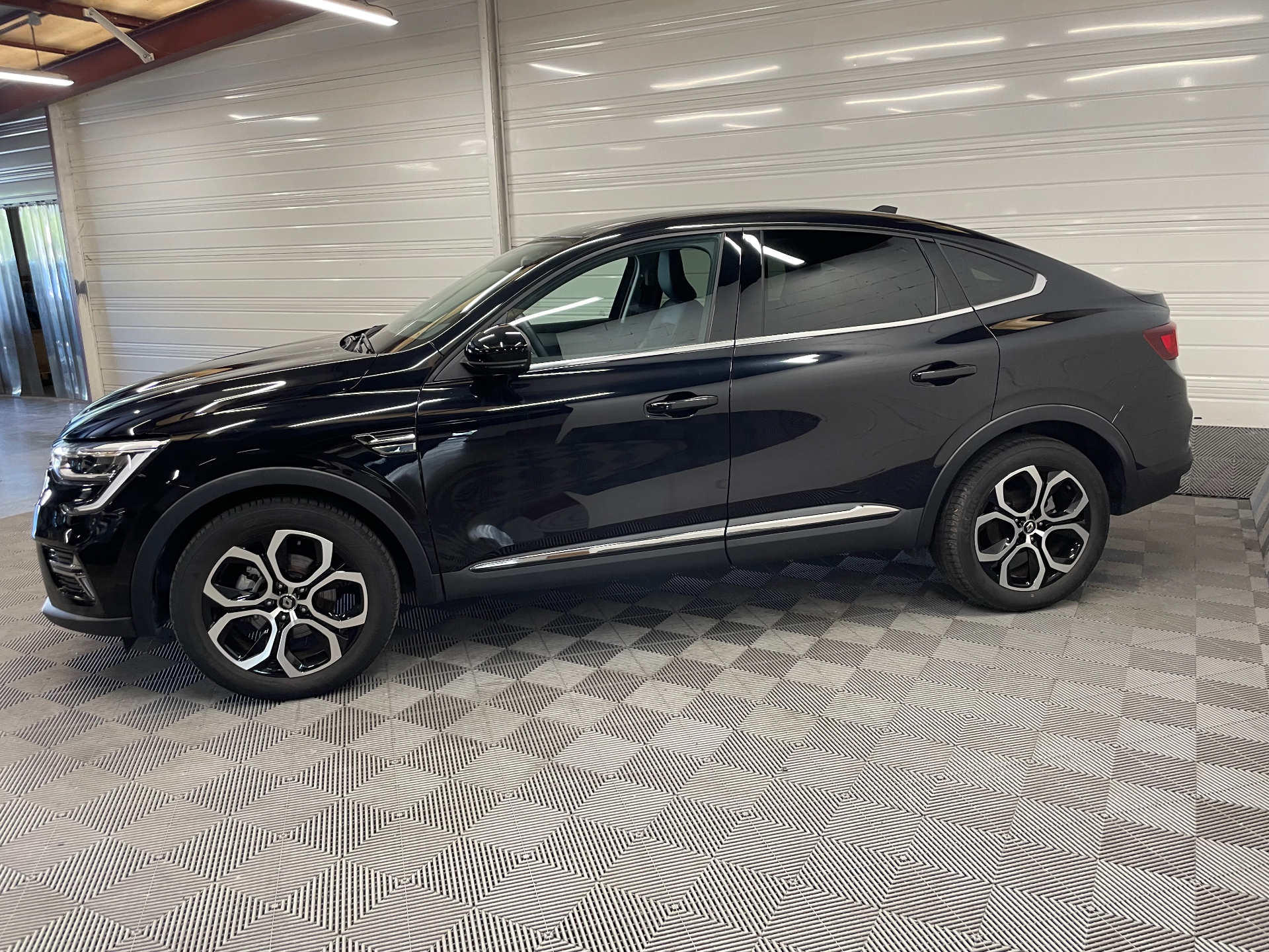 Photo 5 du véhicule RENAULT ARKANA