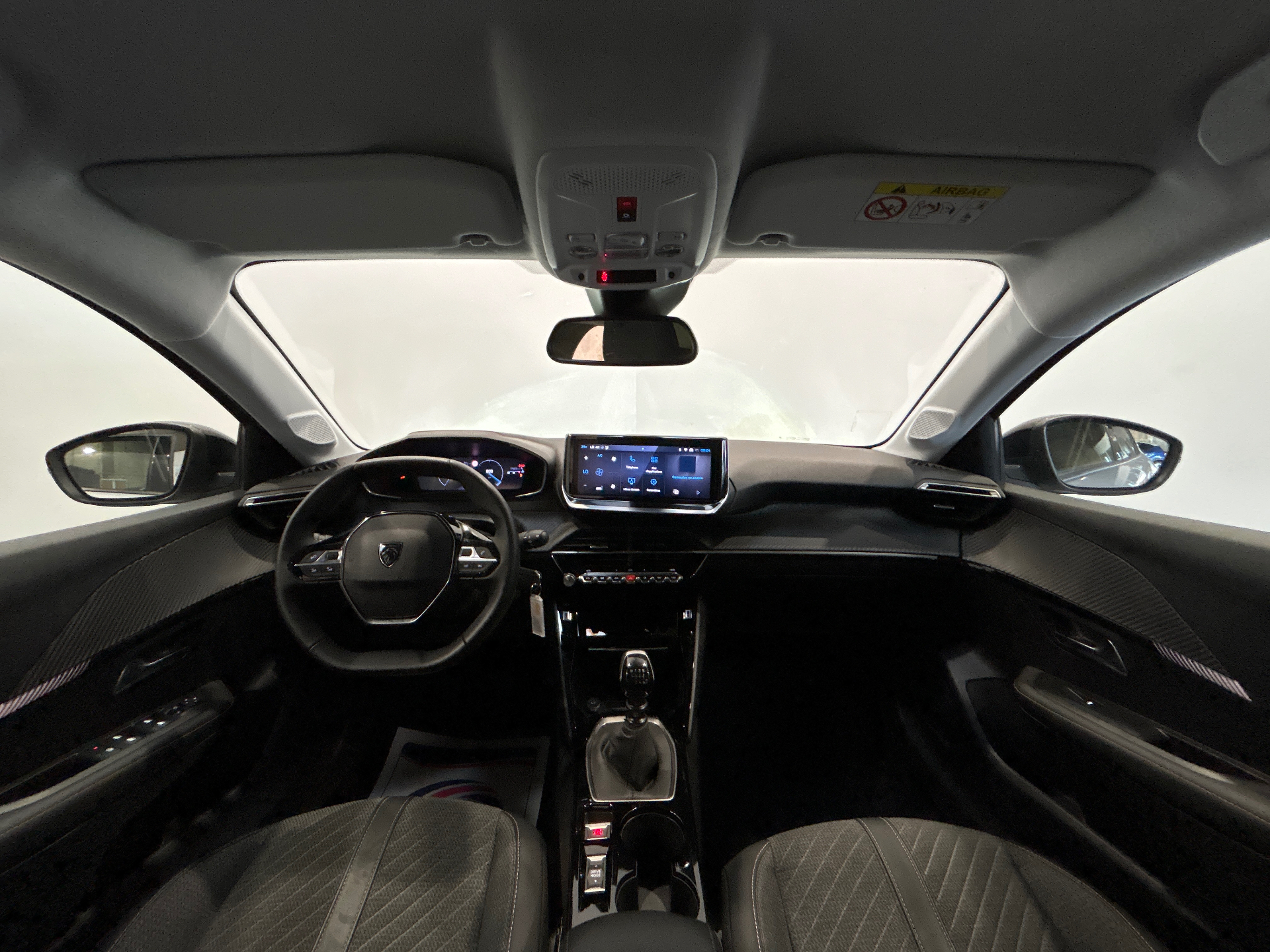 Photo 30 du véhicule PEUGEOT 208