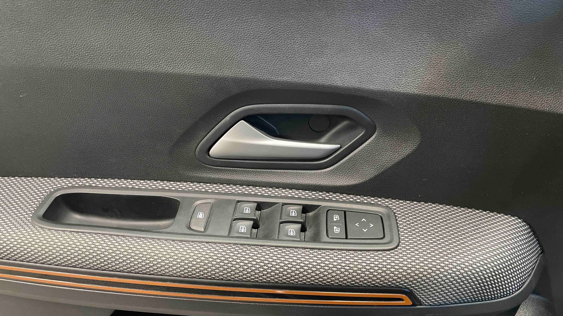 Photo 19 du véhicule DACIA SANDERO