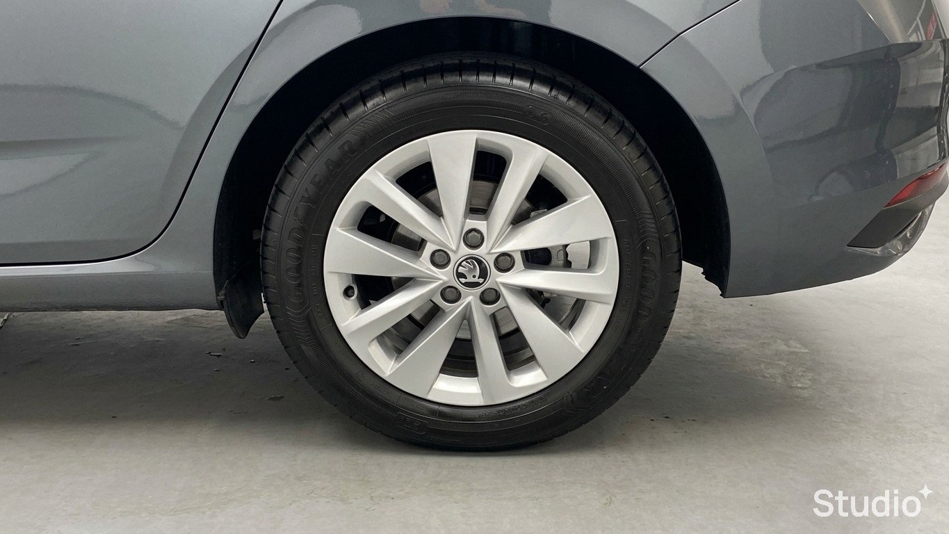 Photo 15 du véhicule SKODA SCALA