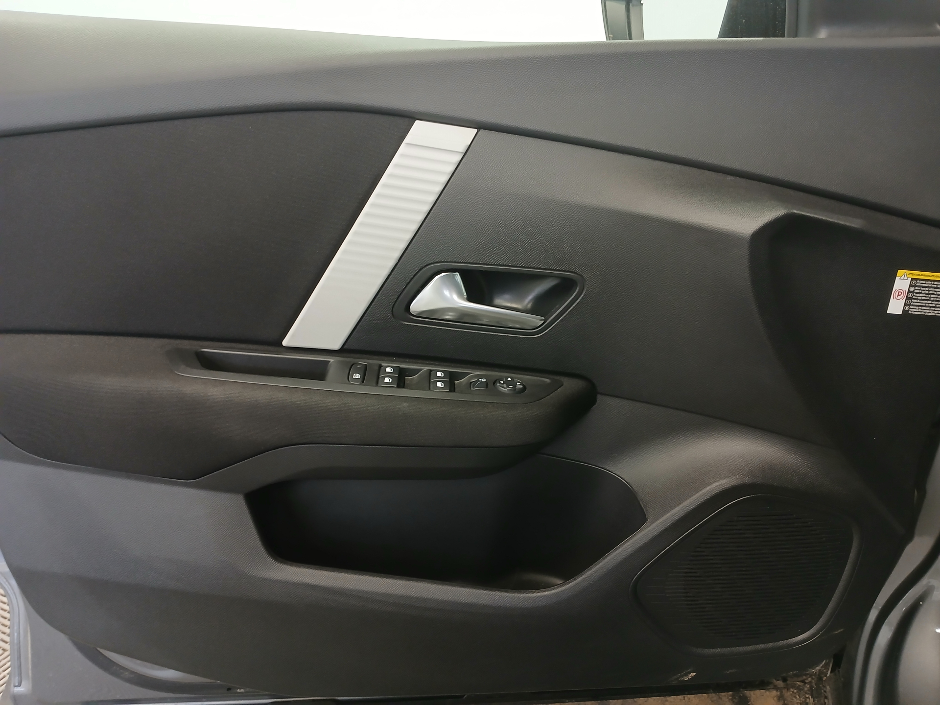 Photo 9 du véhicule CITROEN C4