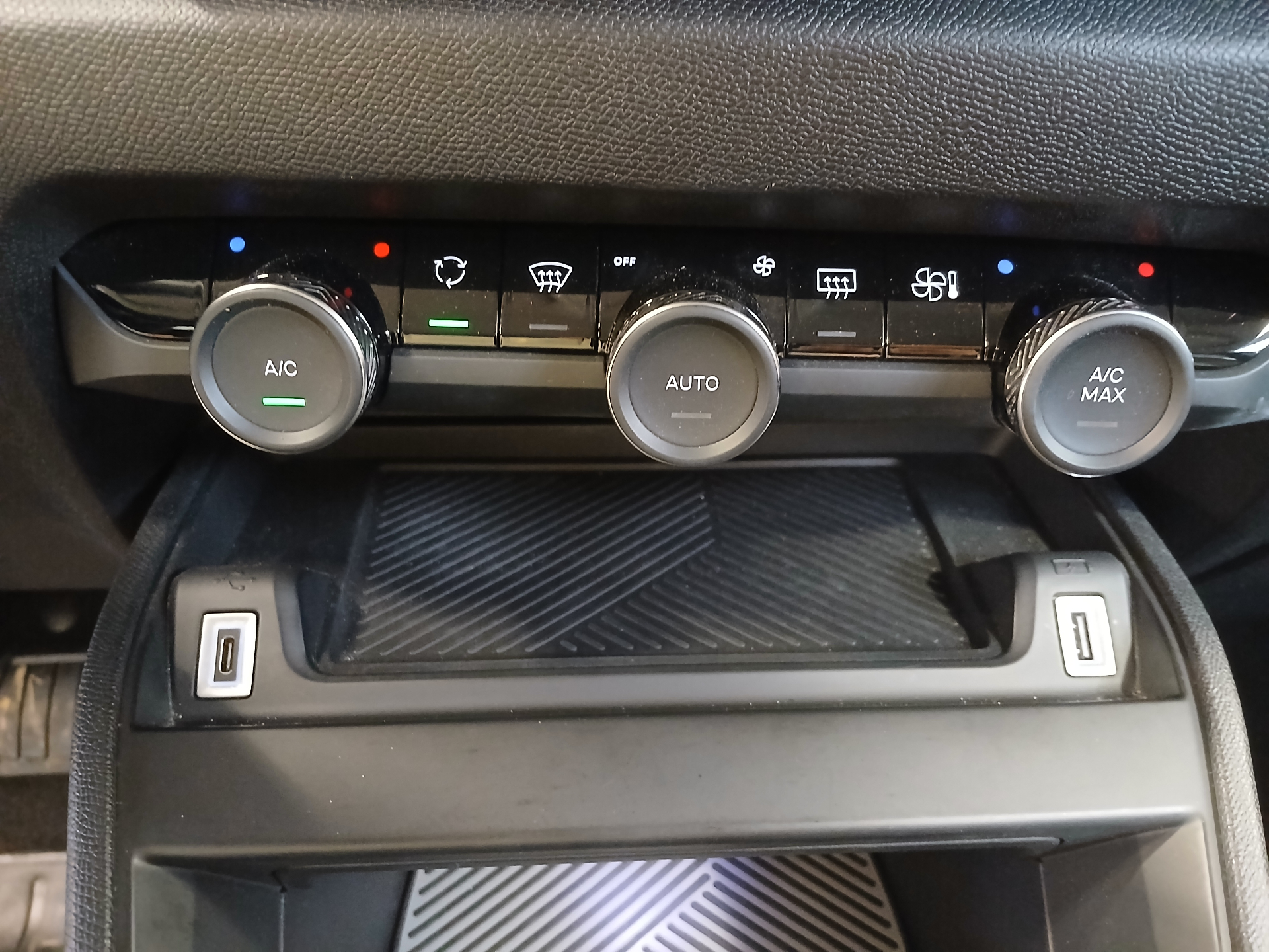 Photo 20 du véhicule CITROEN C4