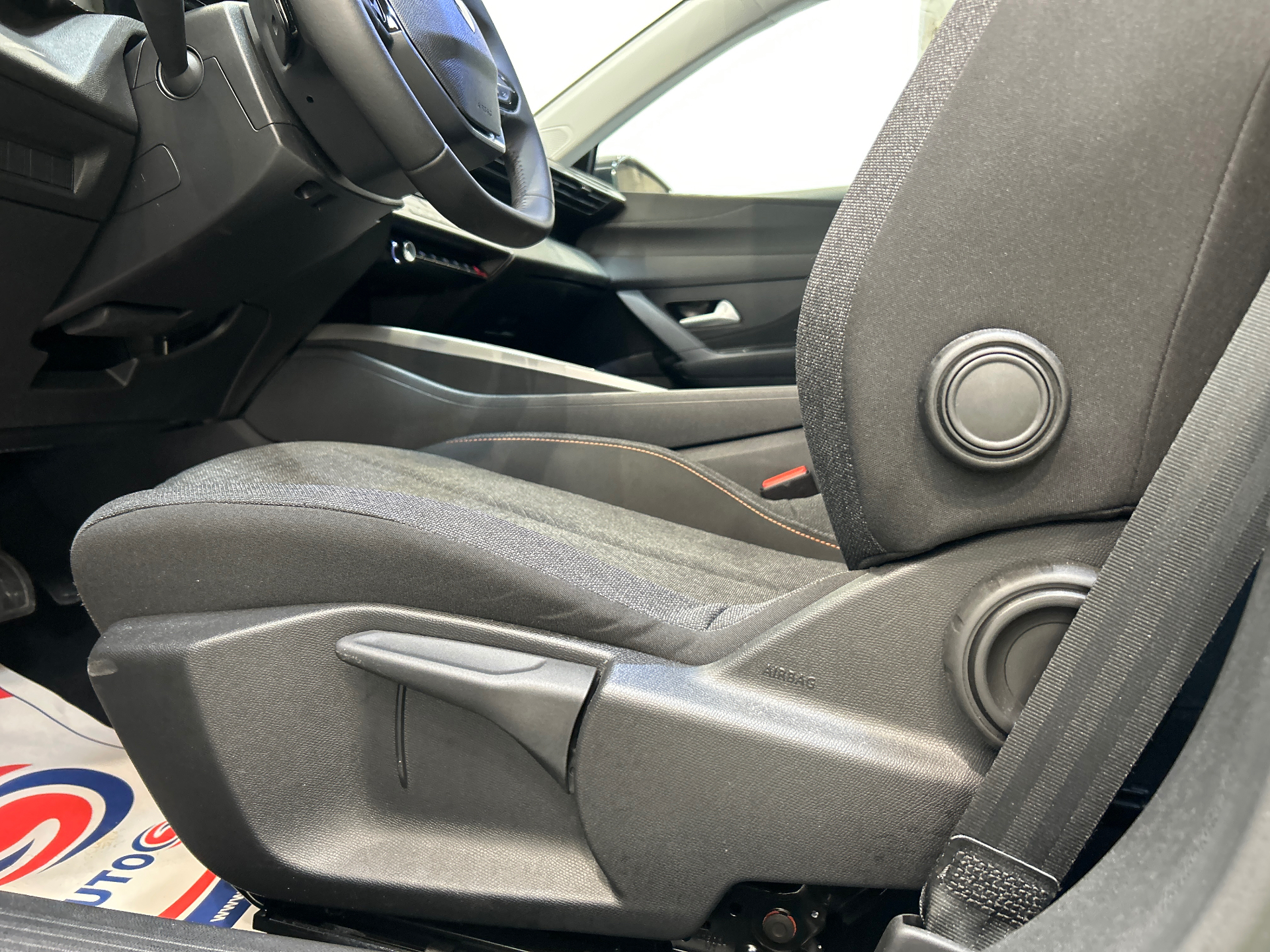 Photo 31 du véhicule PEUGEOT 308 SW