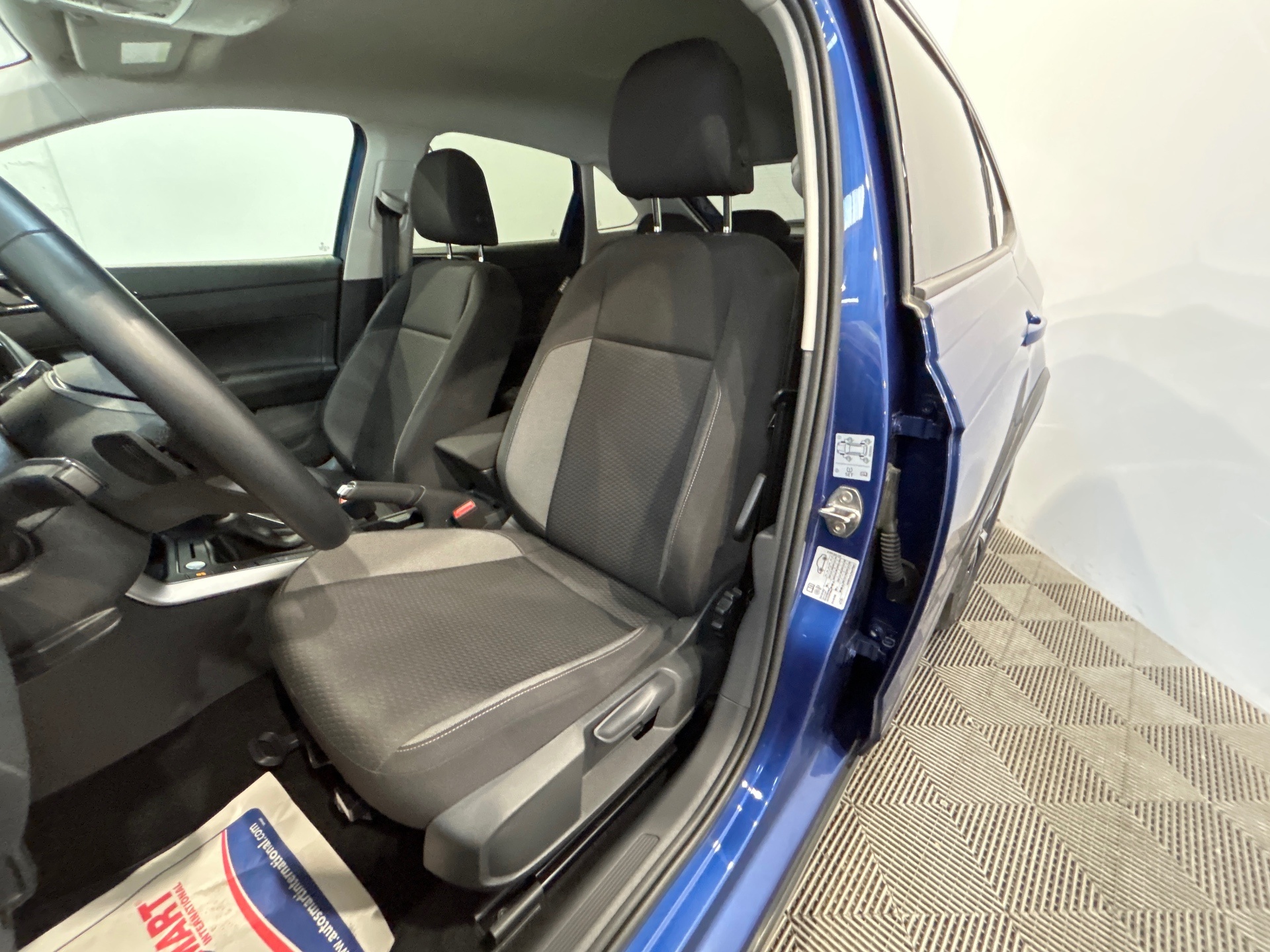 Photo 9 du véhicule VOLKSWAGEN TAIGO