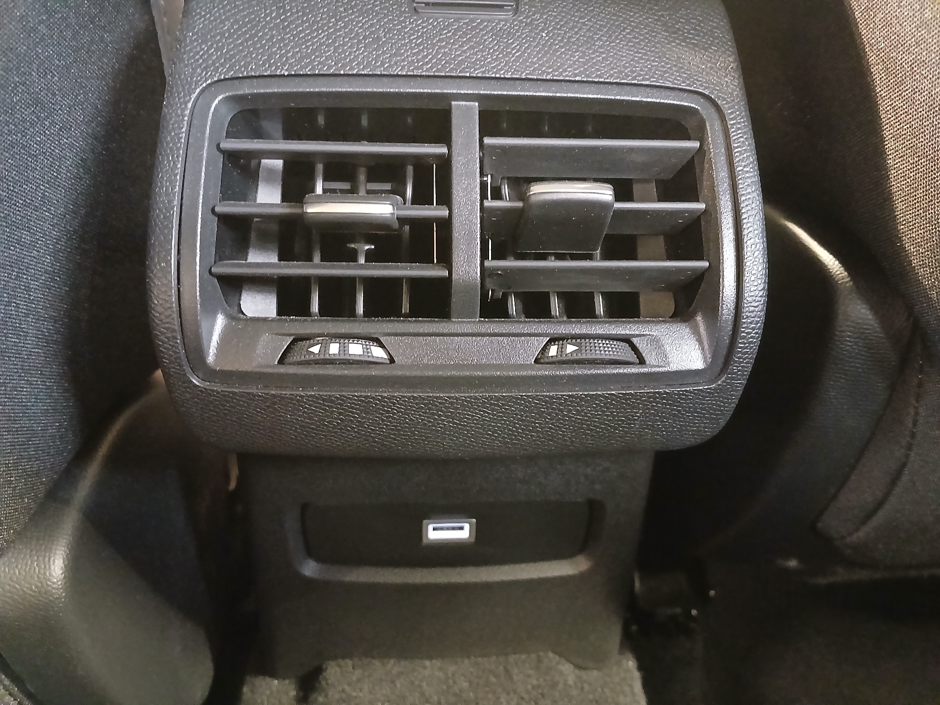 Photo 25 du véhicule CITROEN C4