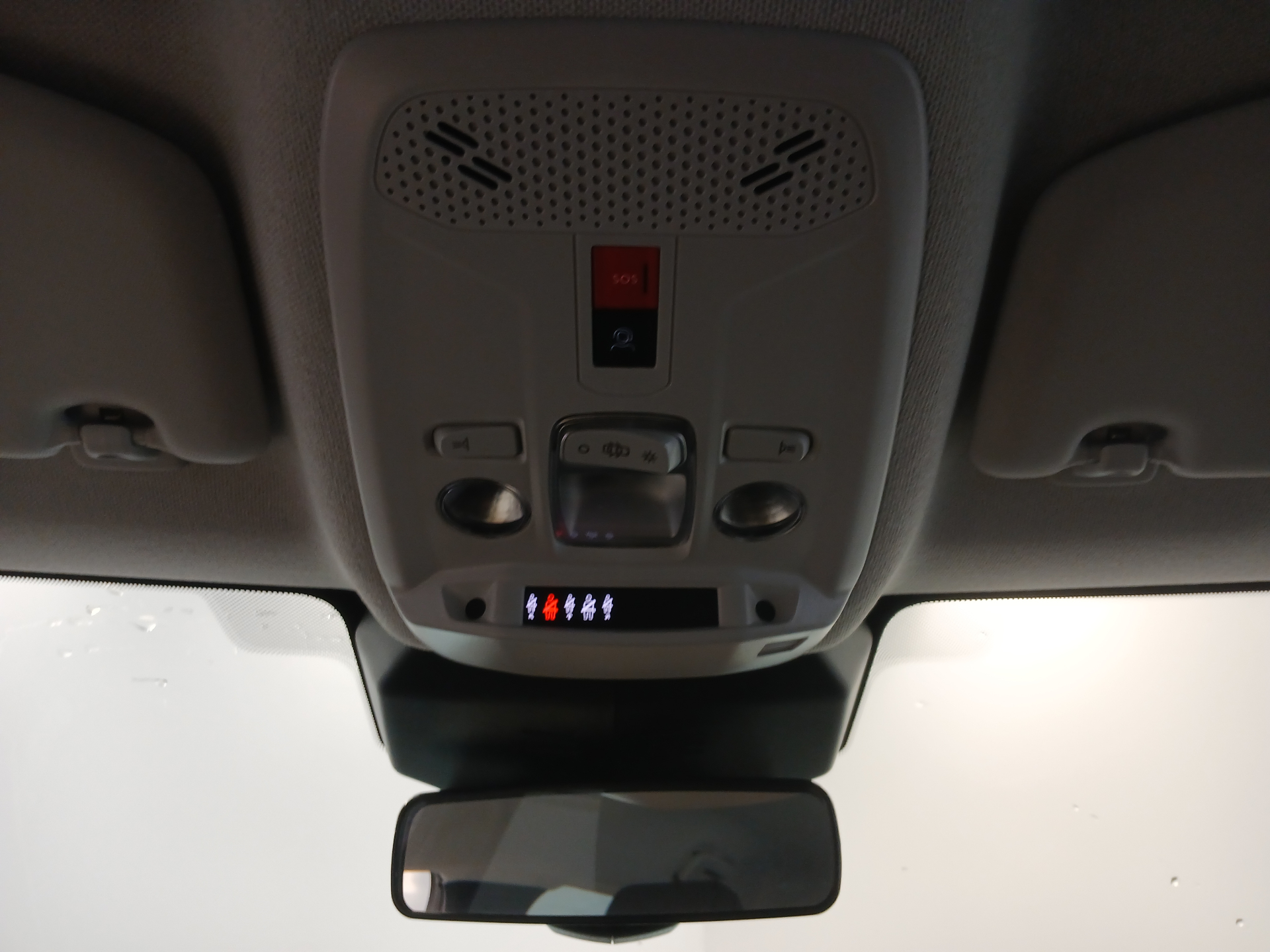 Photo 22 du véhicule CITROEN C4