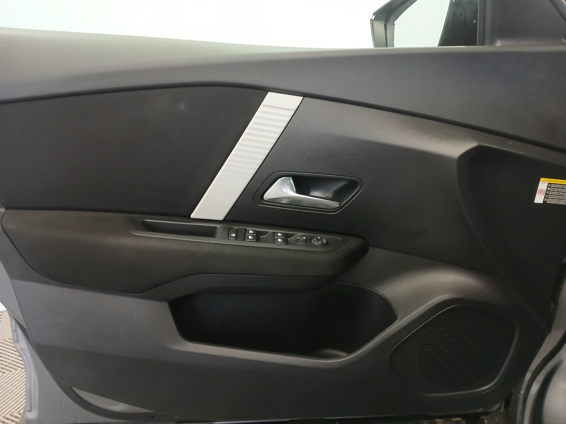 Photo 9 du véhicule CITROEN C4