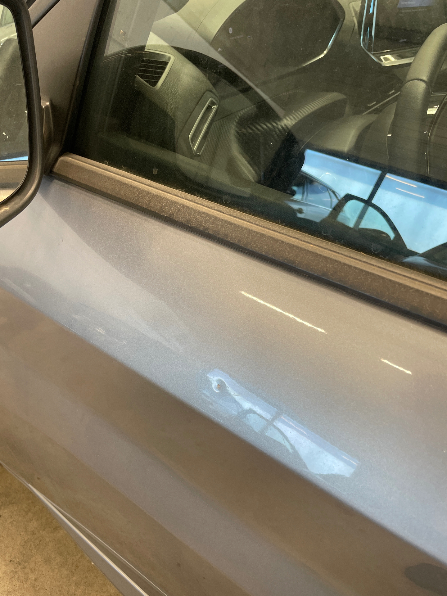 Photo 40 du véhicule PEUGEOT 208