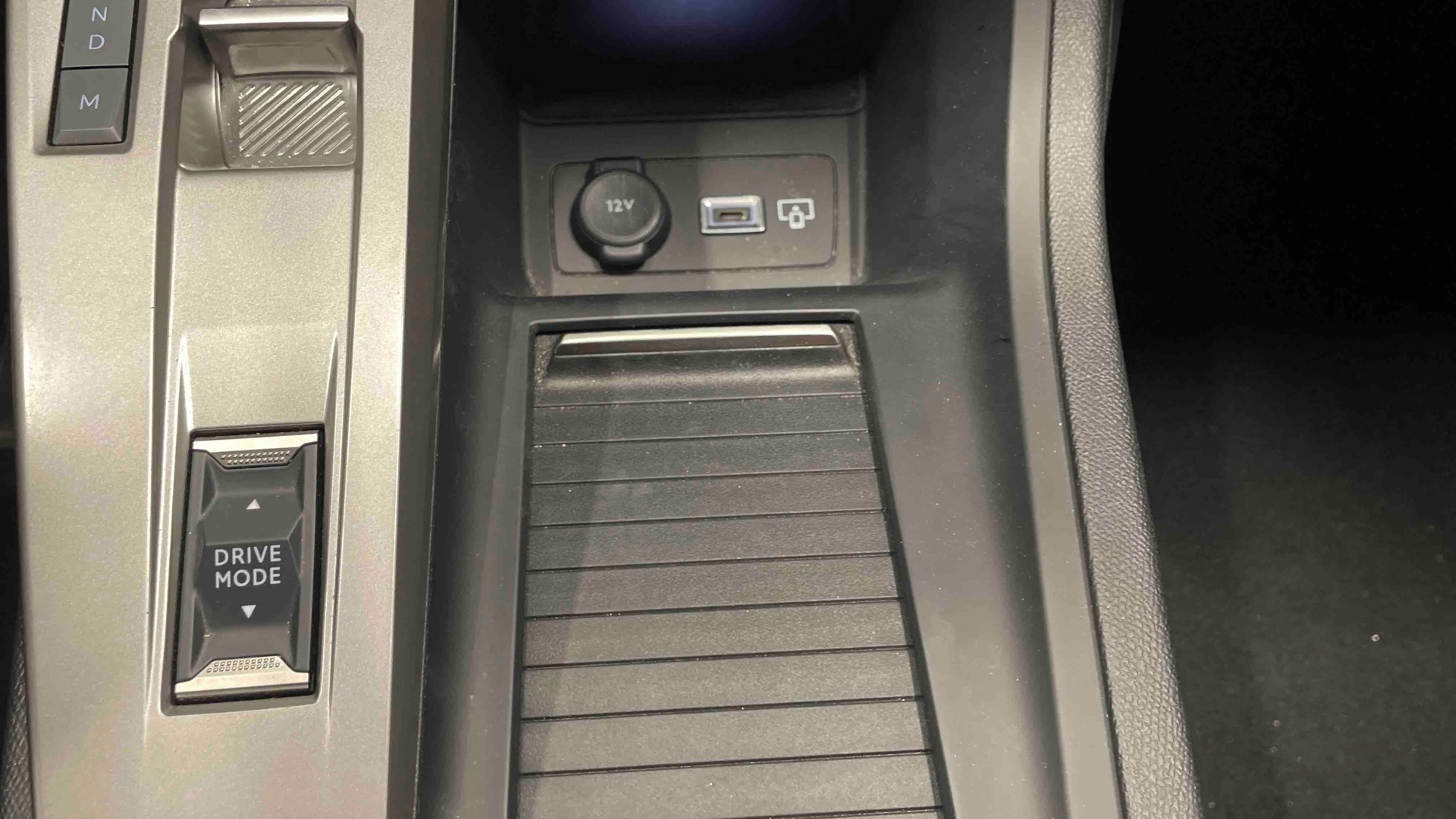Photo 17 du véhicule PEUGEOT 308