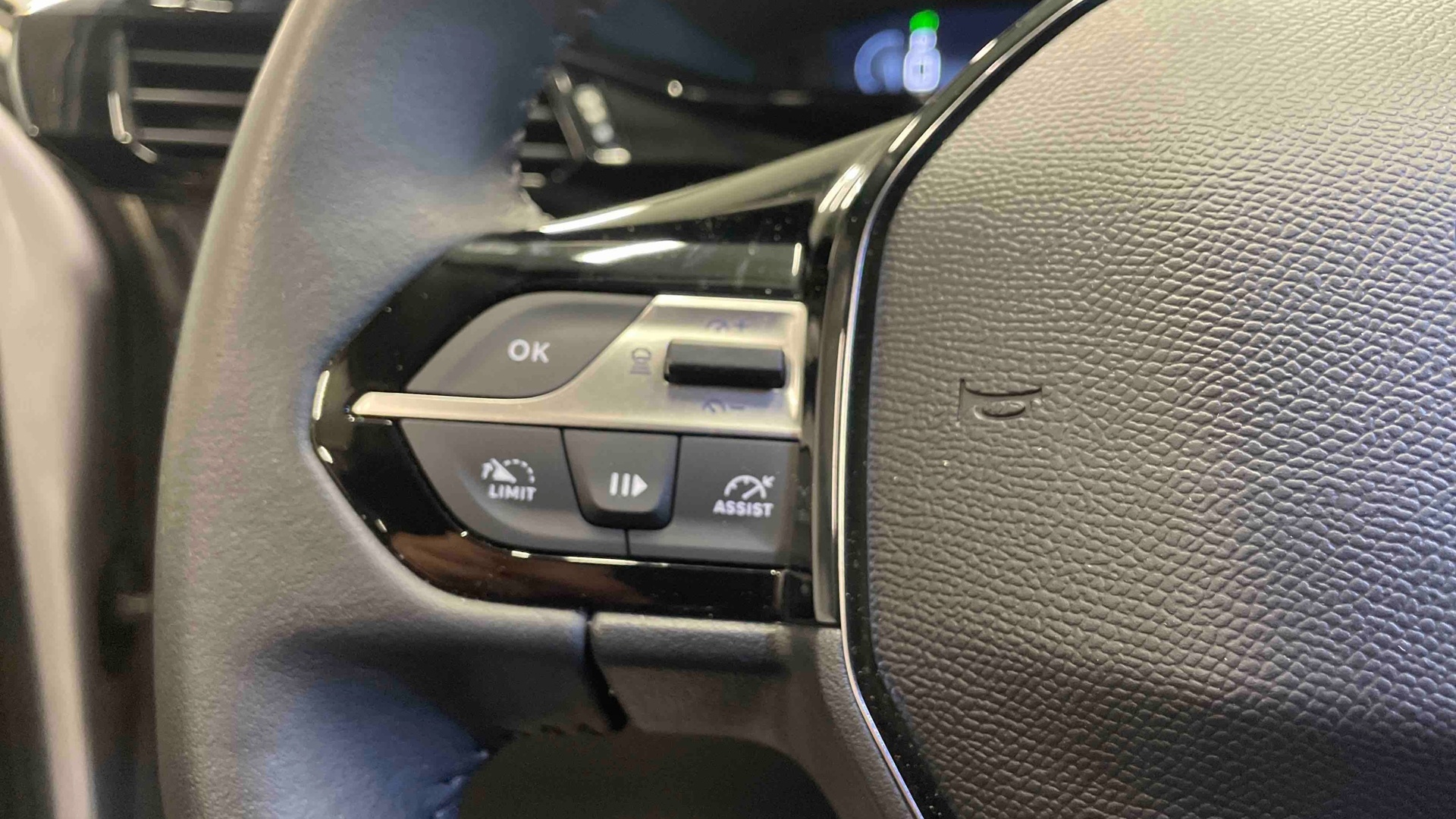 Photo 18 du véhicule PEUGEOT 308