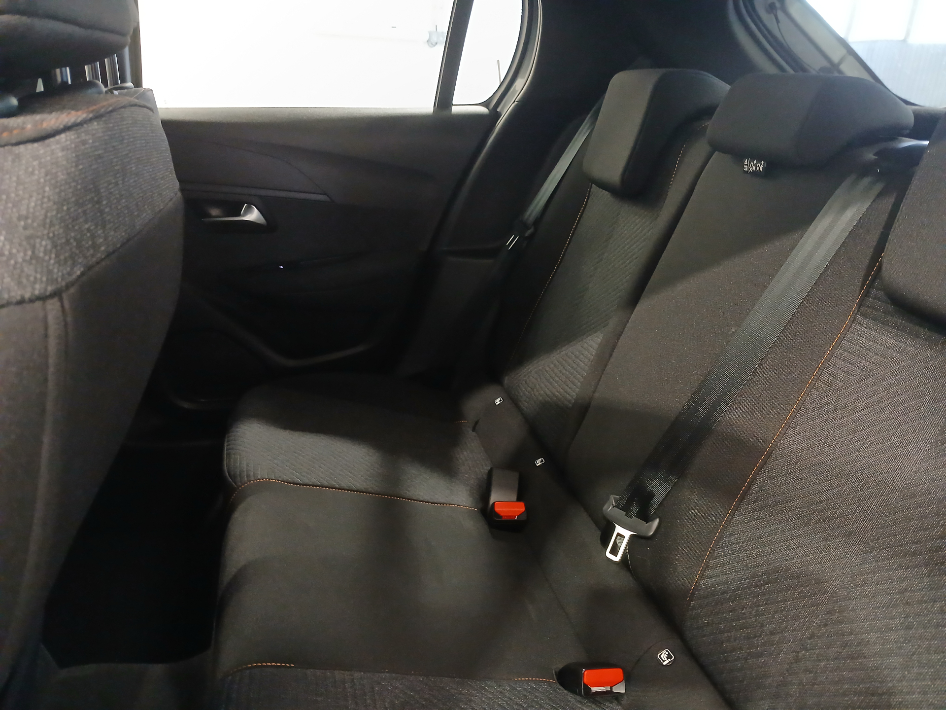 Photo 25 du véhicule PEUGEOT 208