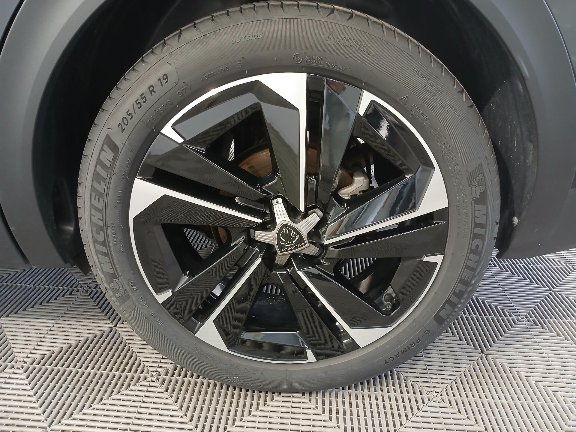 Photo 8 du véhicule PEUGEOT 408