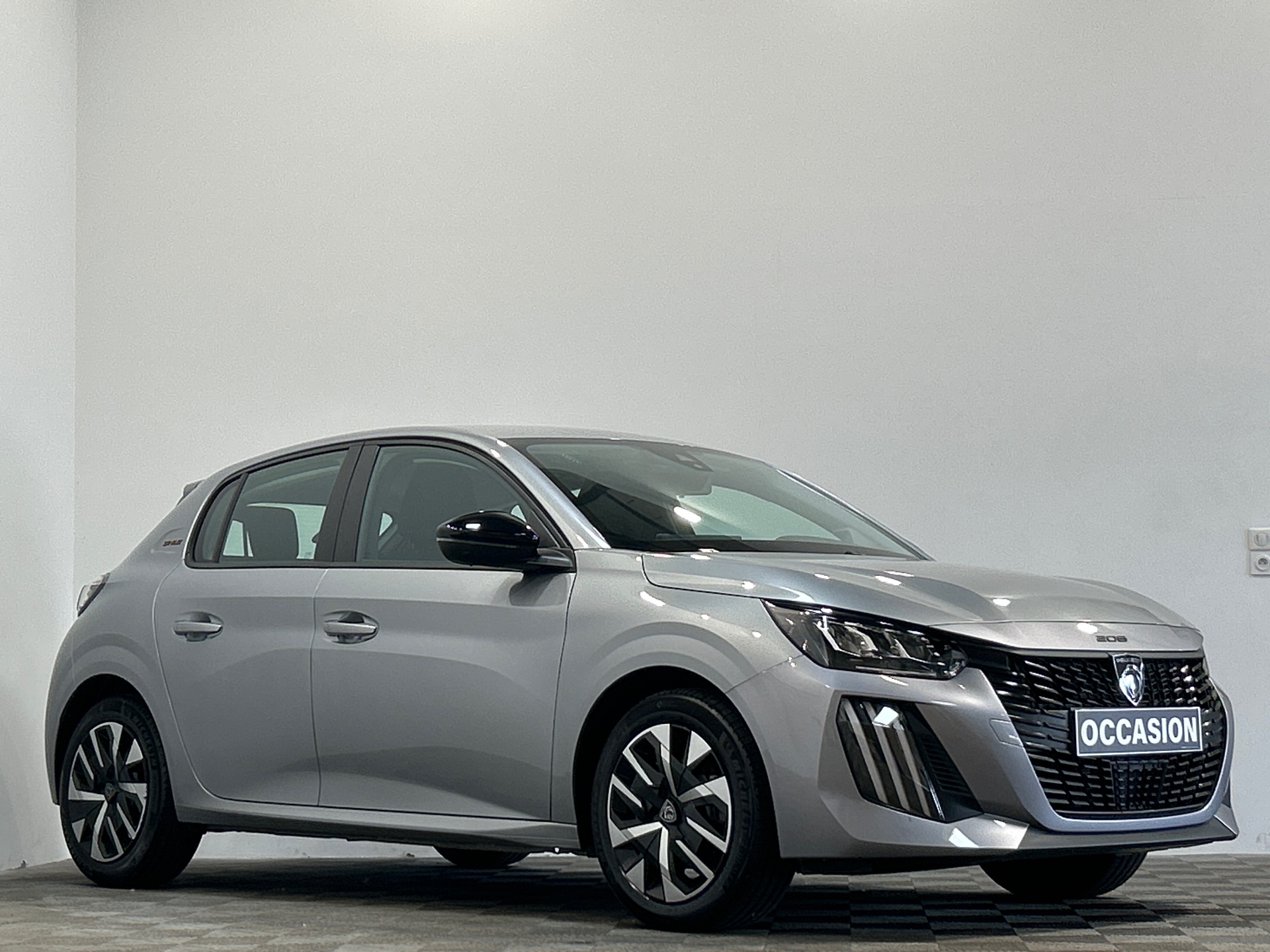 Photo 2 du véhicule PEUGEOT 208