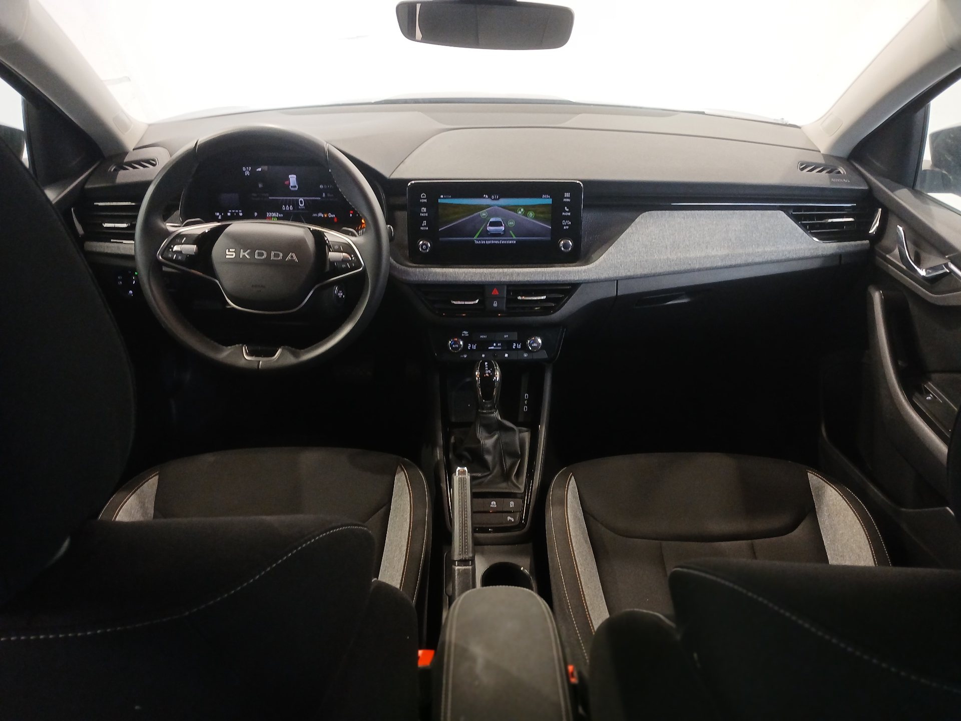 Photo 27 du véhicule SKODA SCALA