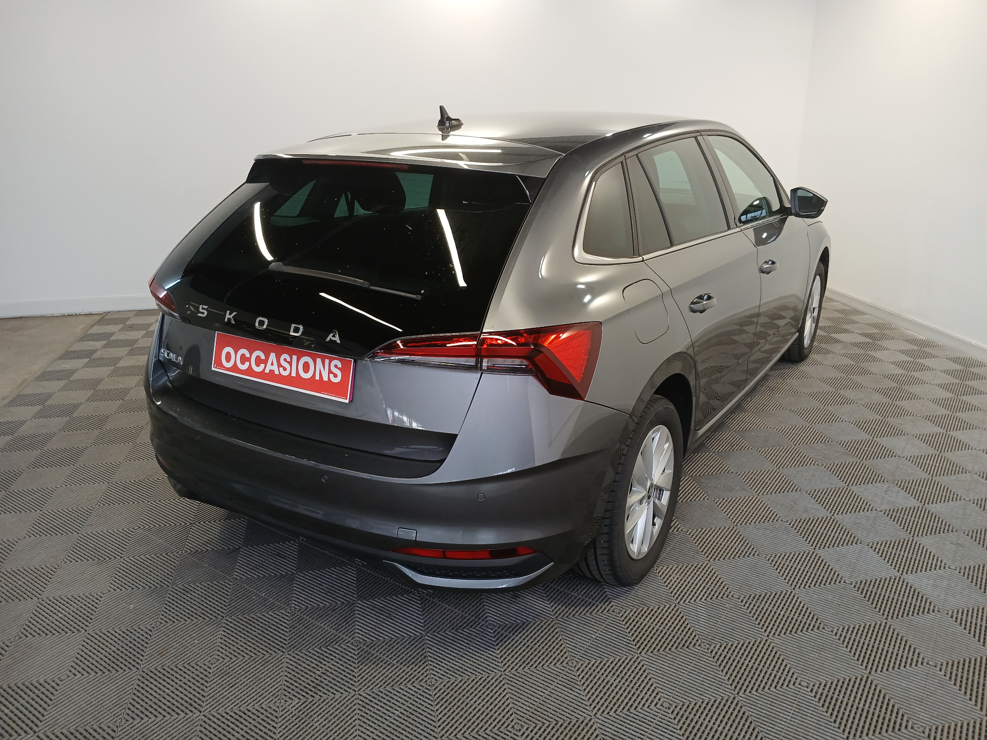 Photo 2 du véhicule SKODA SCALA