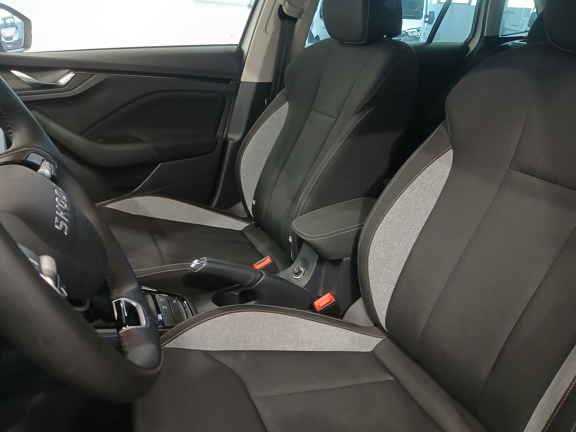Photo 22 du véhicule SKODA SCALA