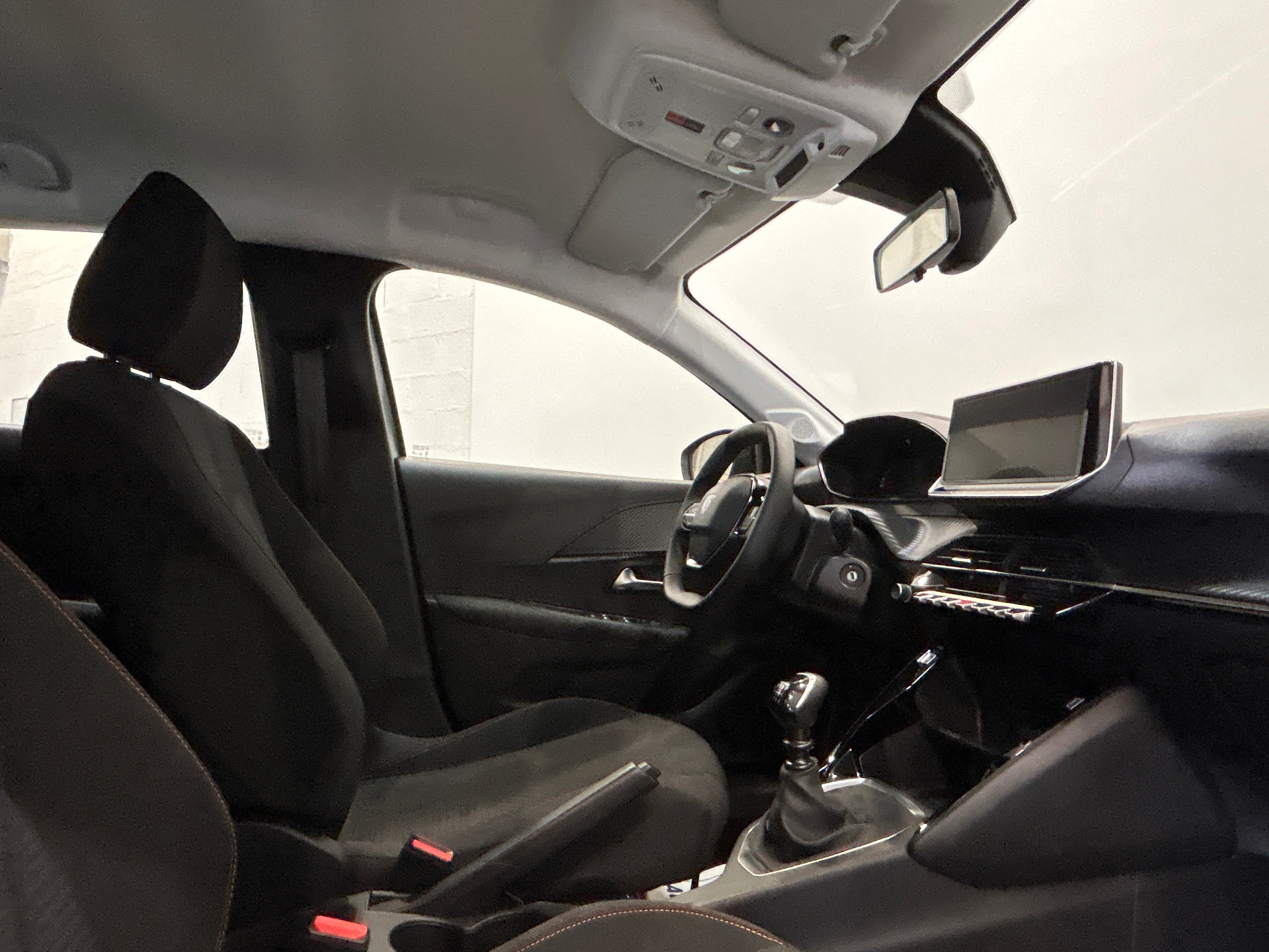 Photo 22 du véhicule PEUGEOT 208