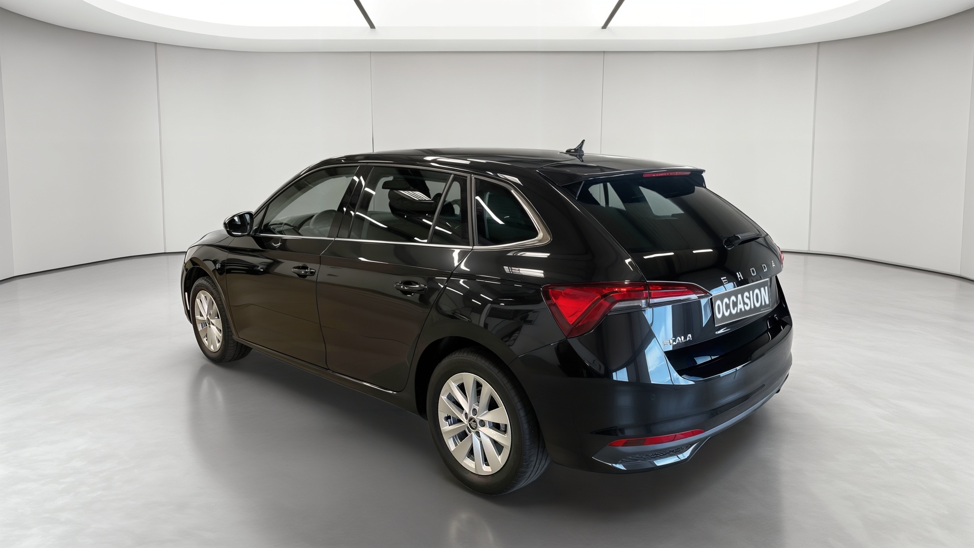 Photo 4 du véhicule SKODA SCALA