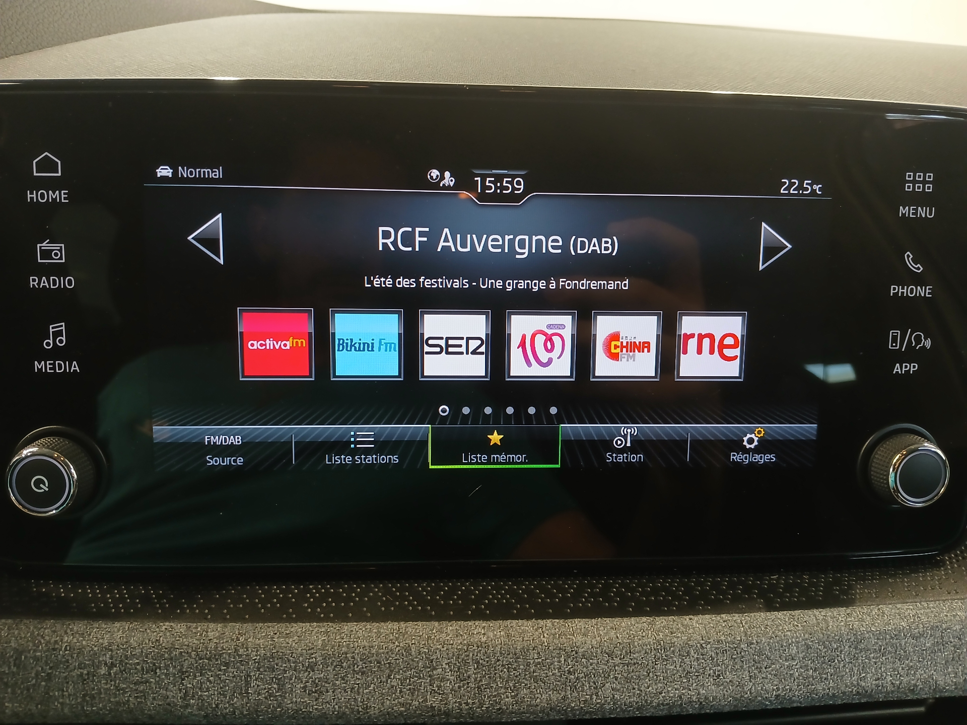 Photo 15 du véhicule SKODA SCALA