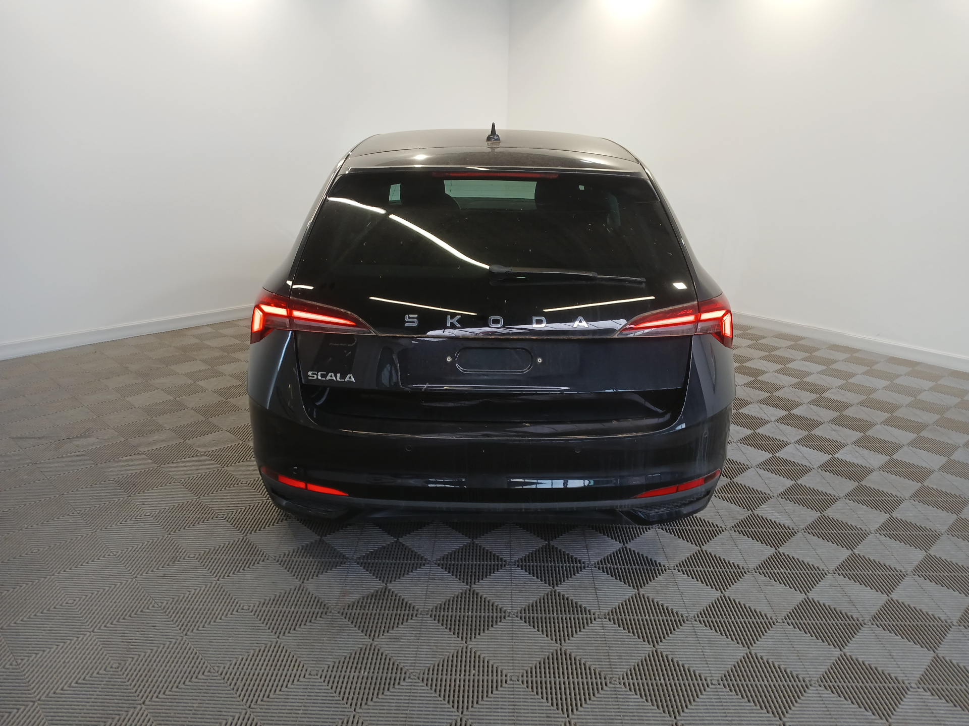 Photo 4 du véhicule SKODA SCALA
