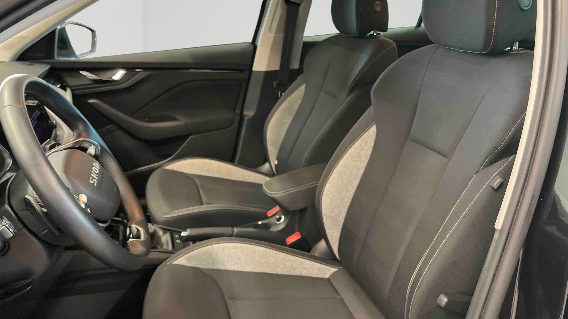 Photo 9 du véhicule SKODA SCALA