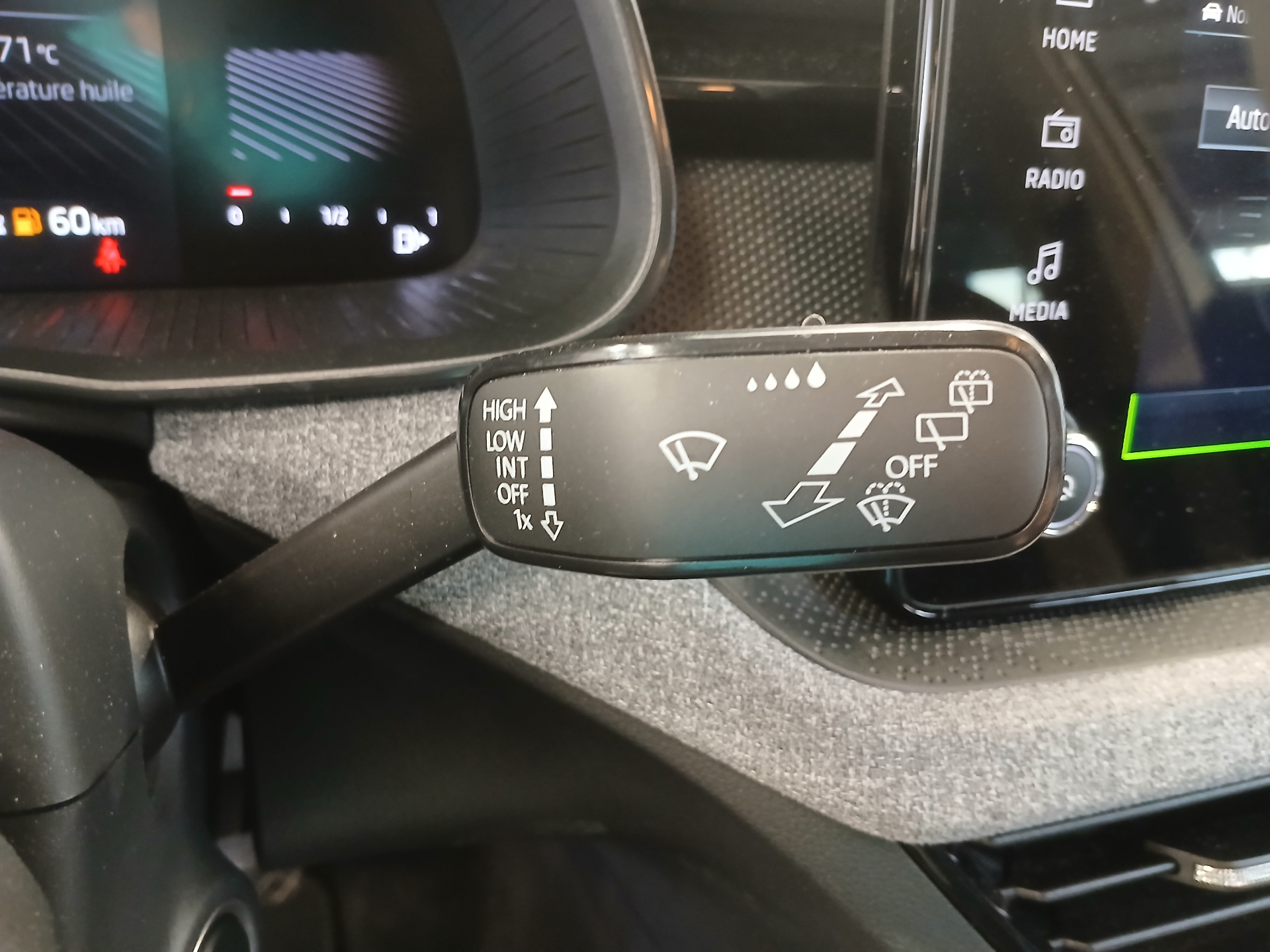 Photo 13 du véhicule SKODA SCALA